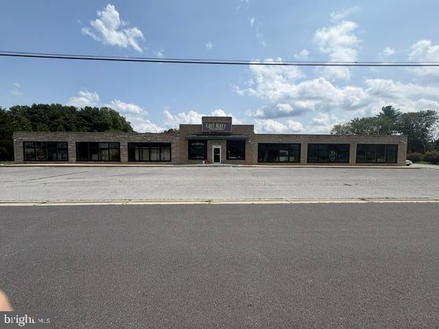 Photo 1 of 6 — 424 BROAD STREET, ELMER, NJ 08318