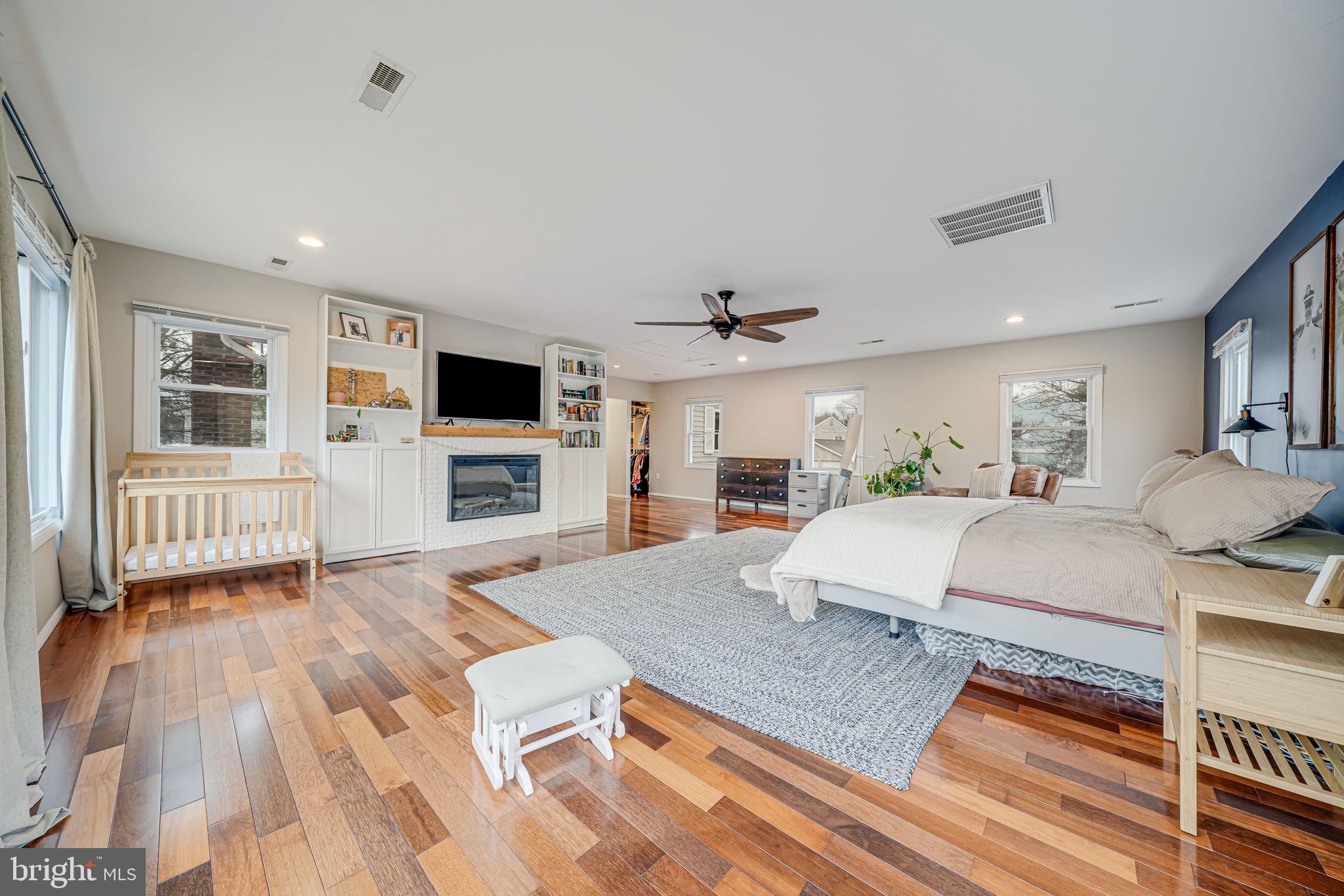 OAK TREE - Residential