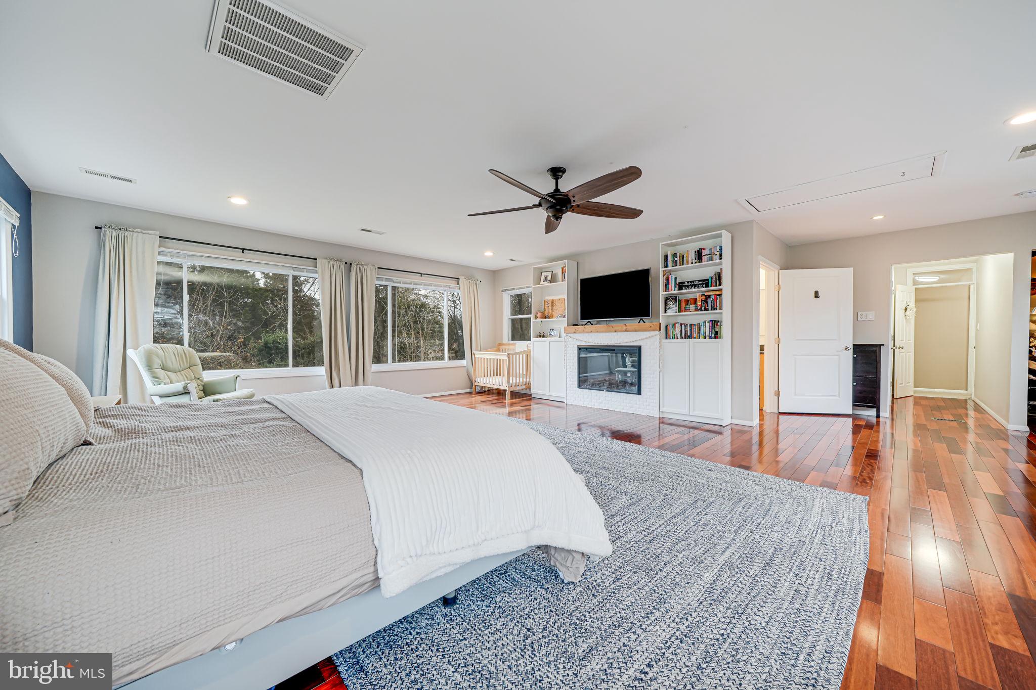 OAK TREE - Residential