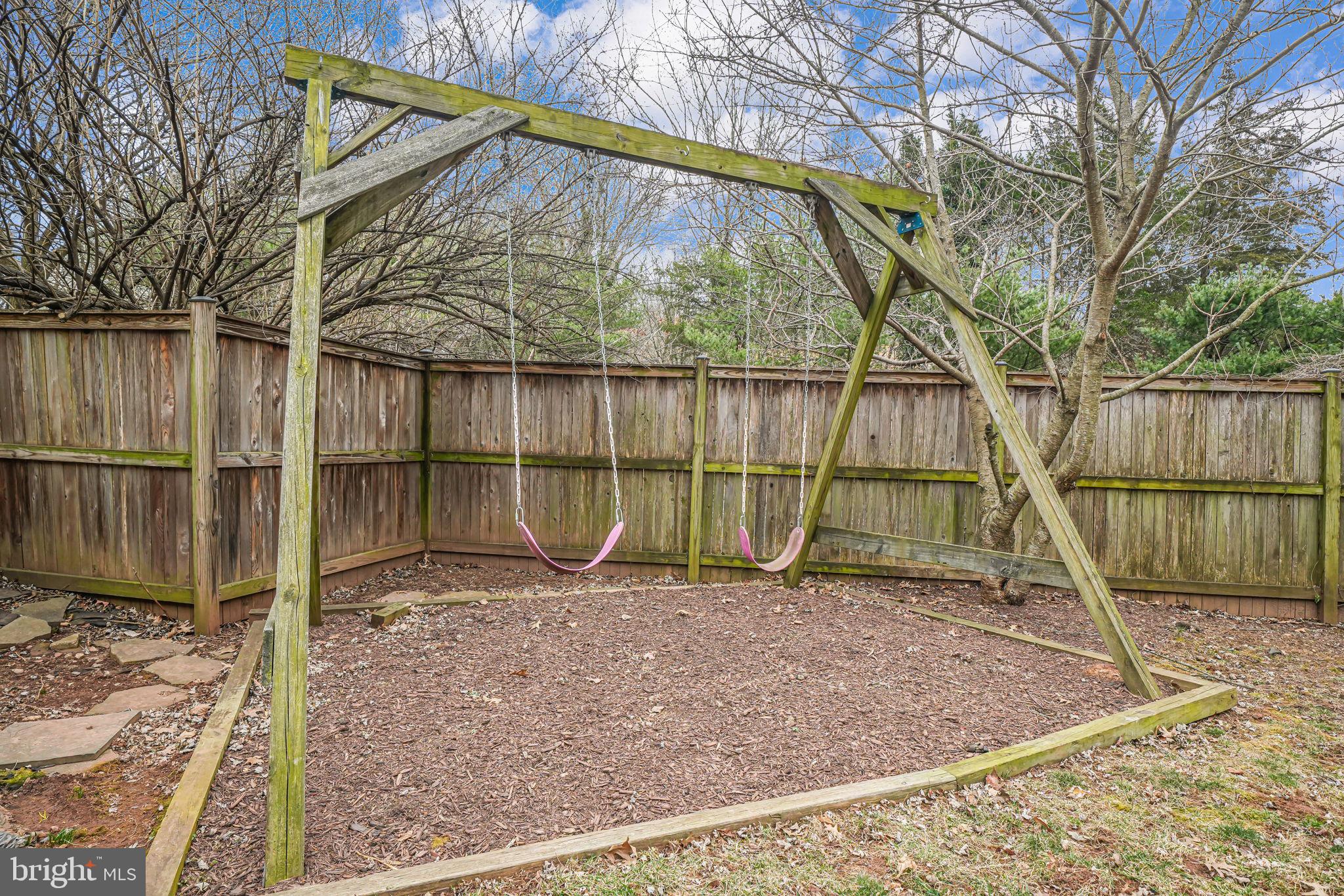 OAK TREE - Residential