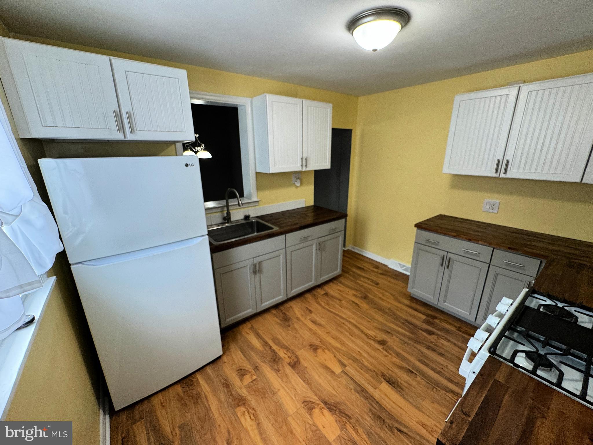 ARUNDEL GARDENS - Residential