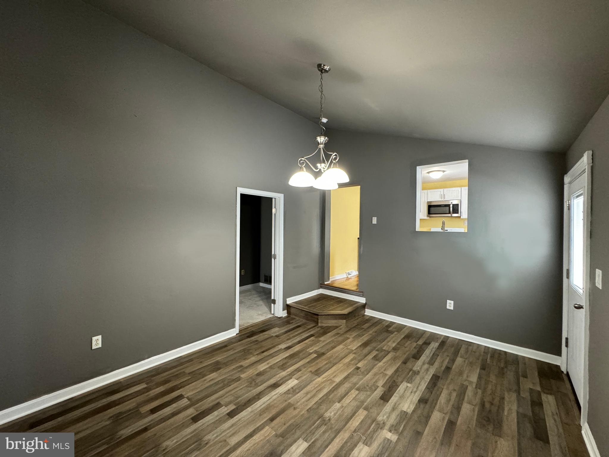 ARUNDEL GARDENS - Residential