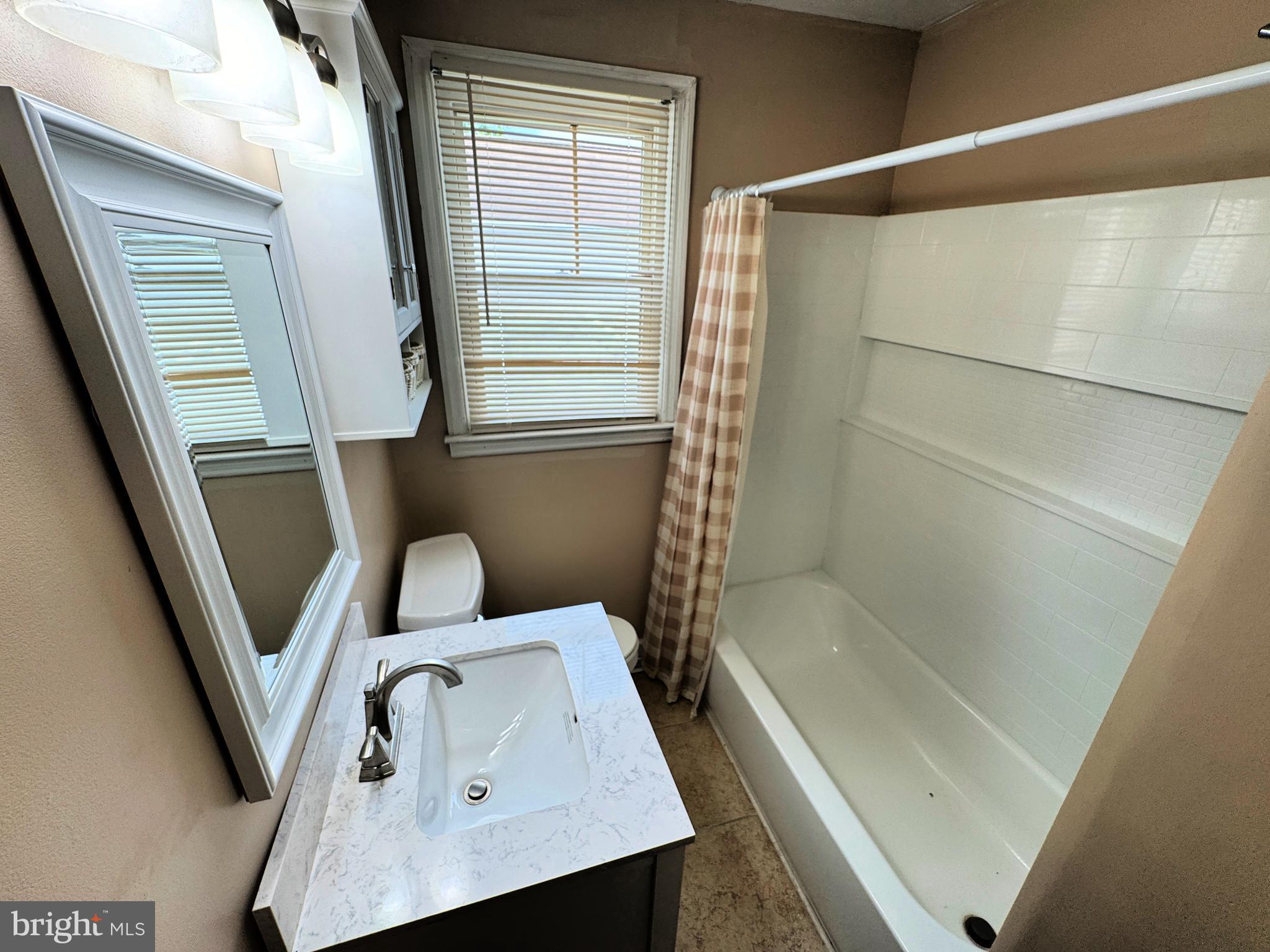 ARUNDEL GARDENS - Residential