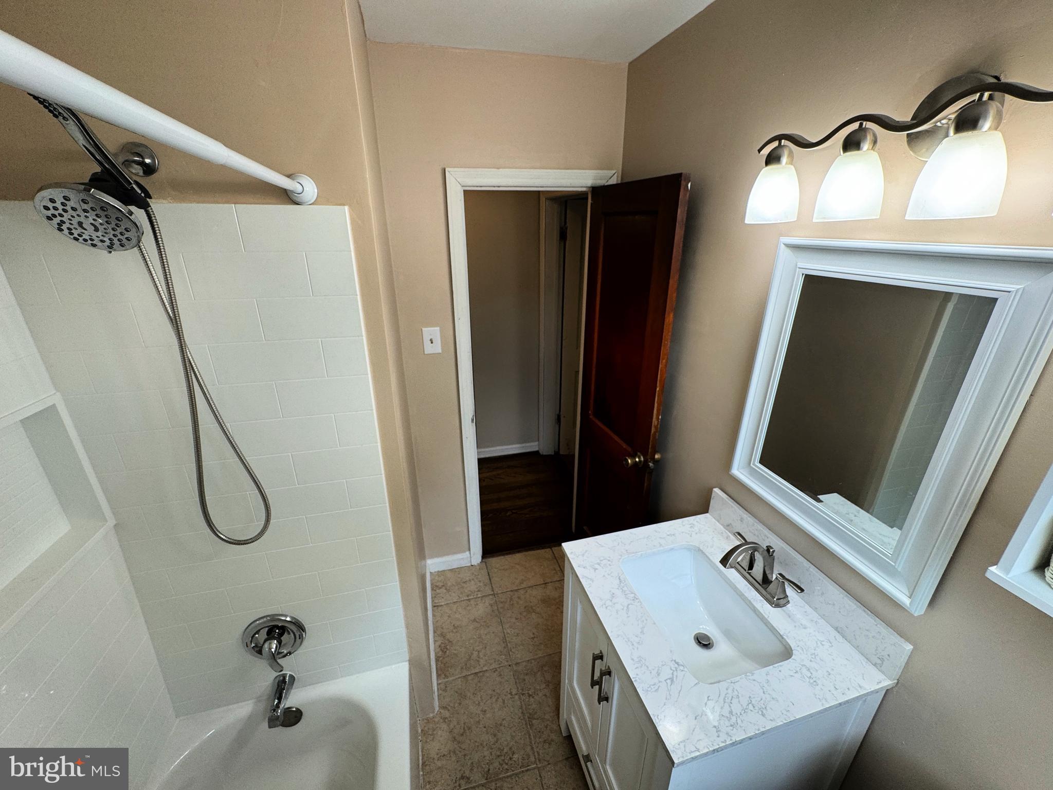 ARUNDEL GARDENS - Residential