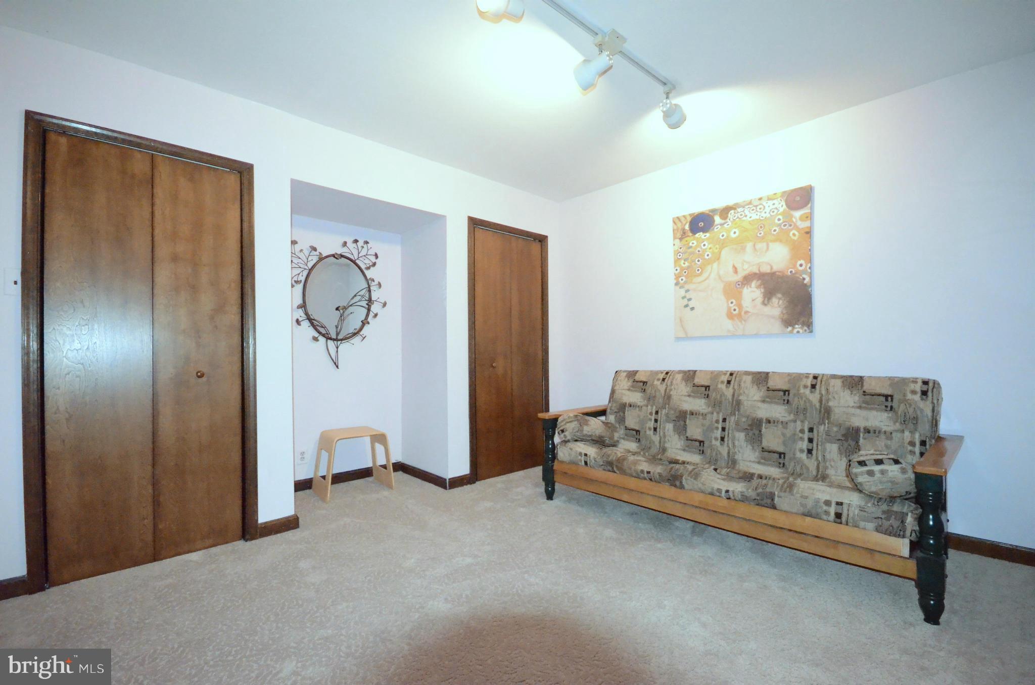 NORRIS RUN WOODS - Residential