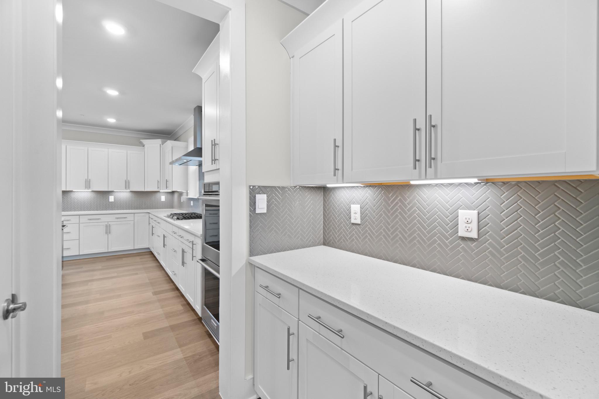 8281 COLLING MANOR COURT