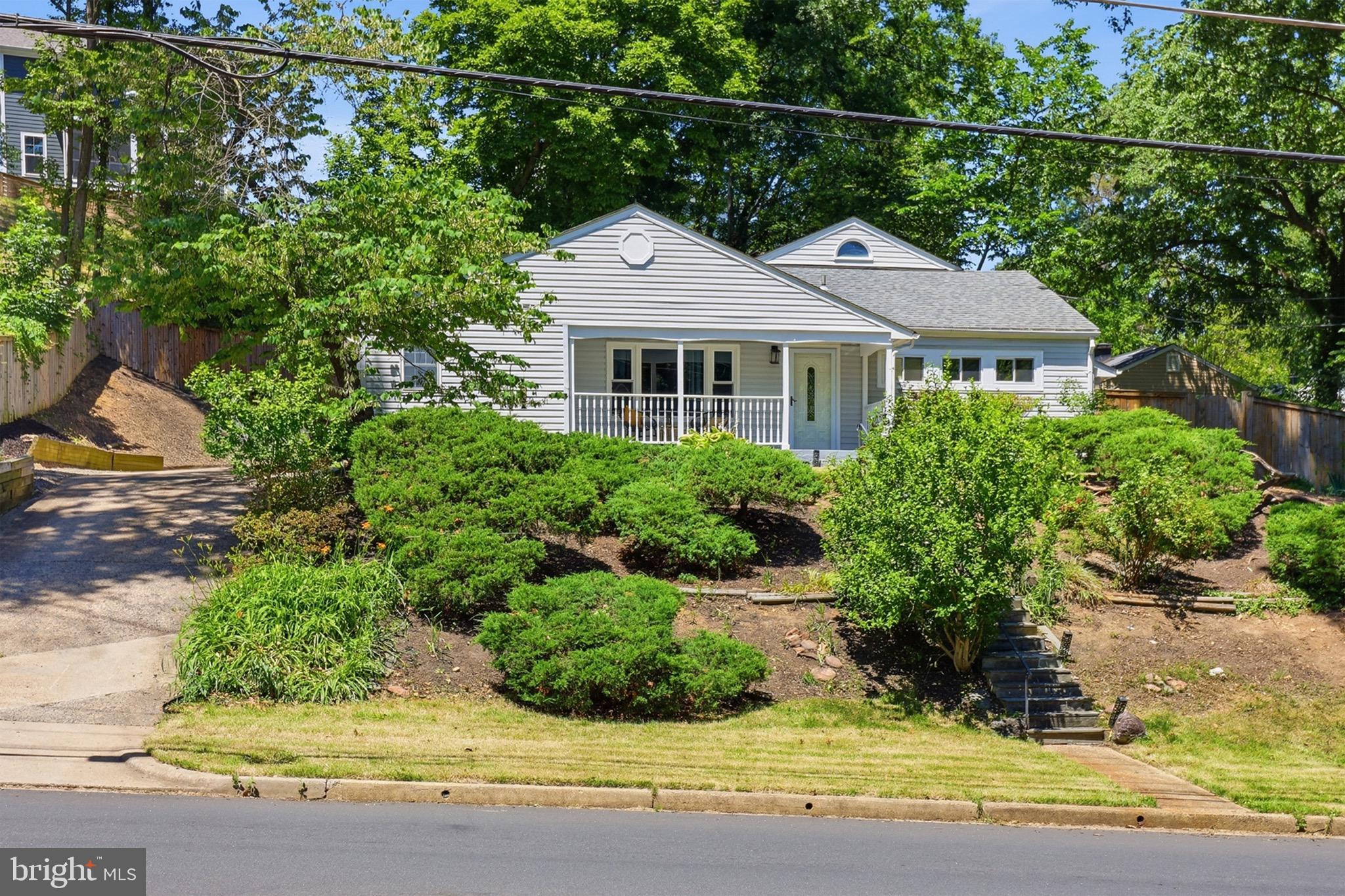 6402 THE PARKWAY