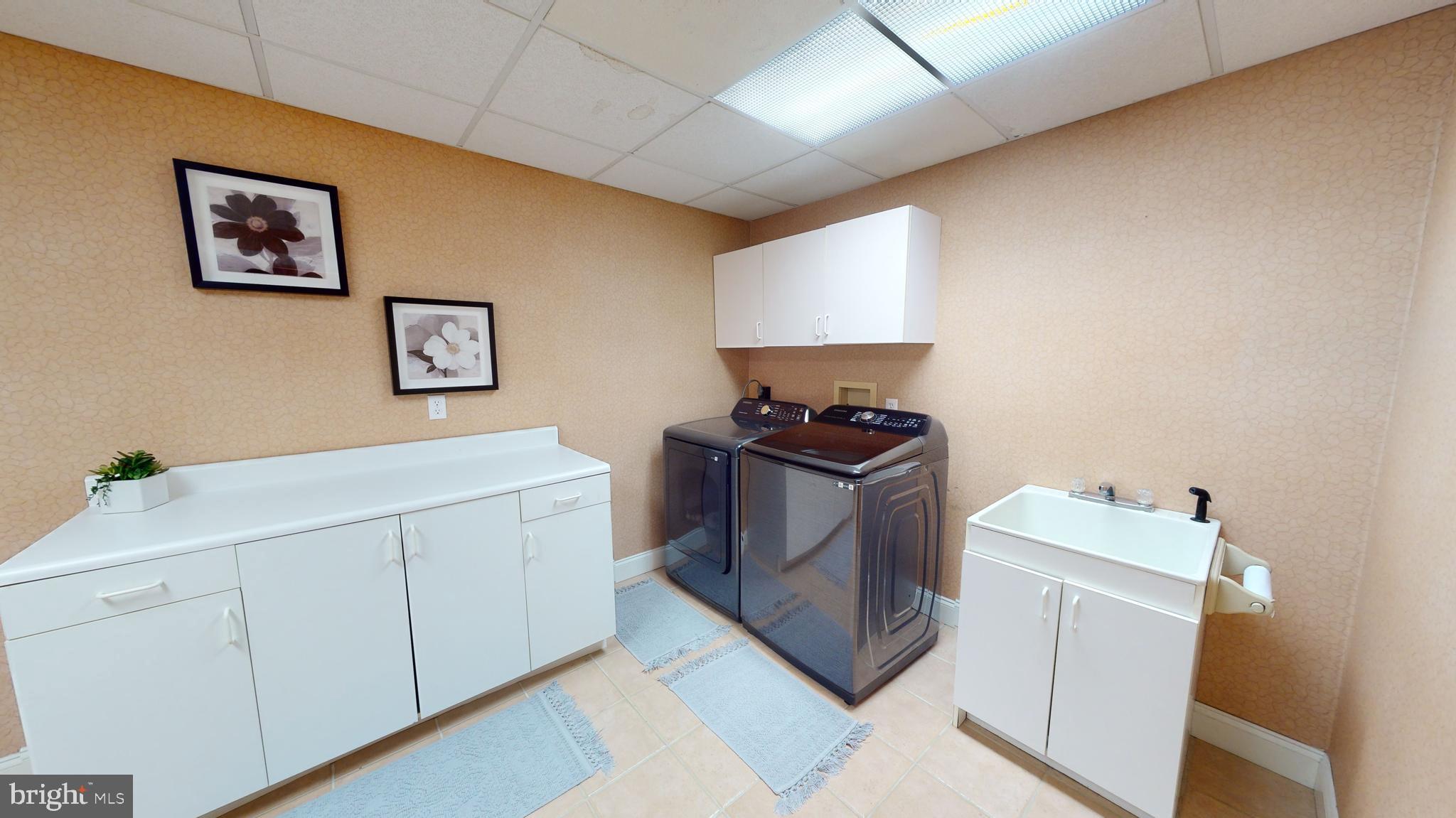 CENTRE HILLS - Residential