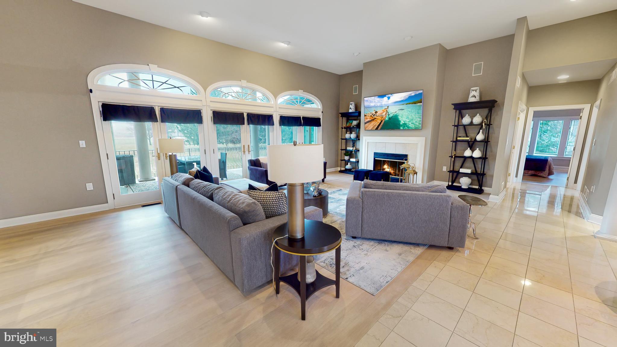 CENTRE HILLS - Residential