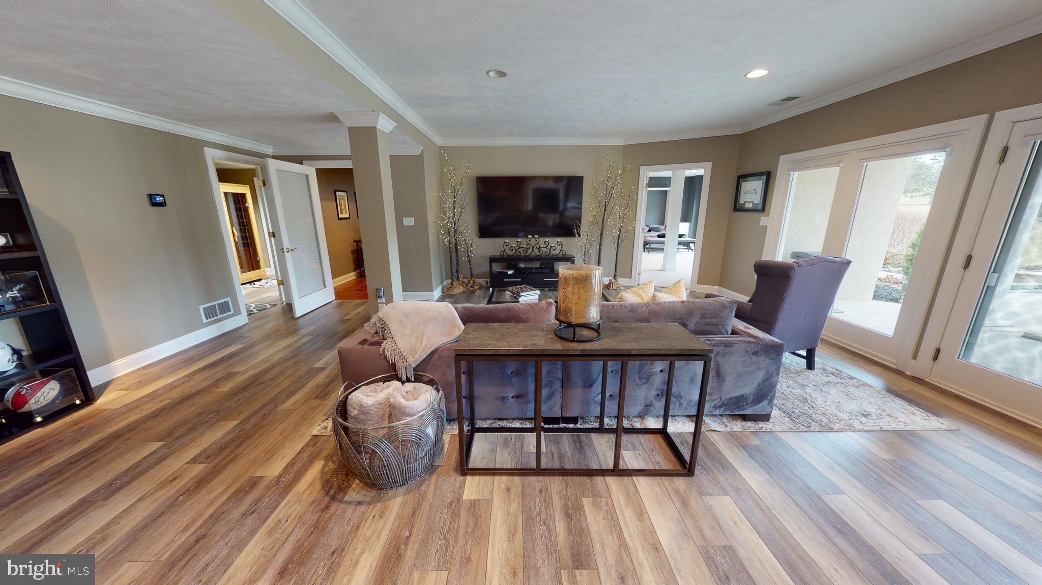 CENTRE HILLS - Residential