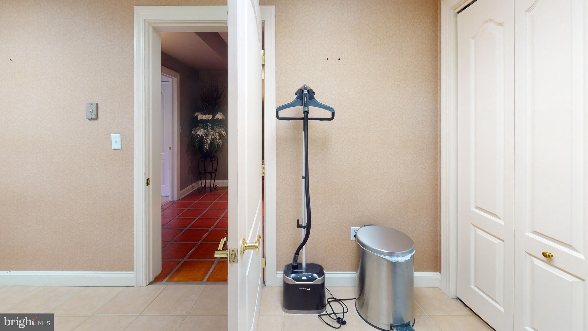 CENTRE HILLS - Residential