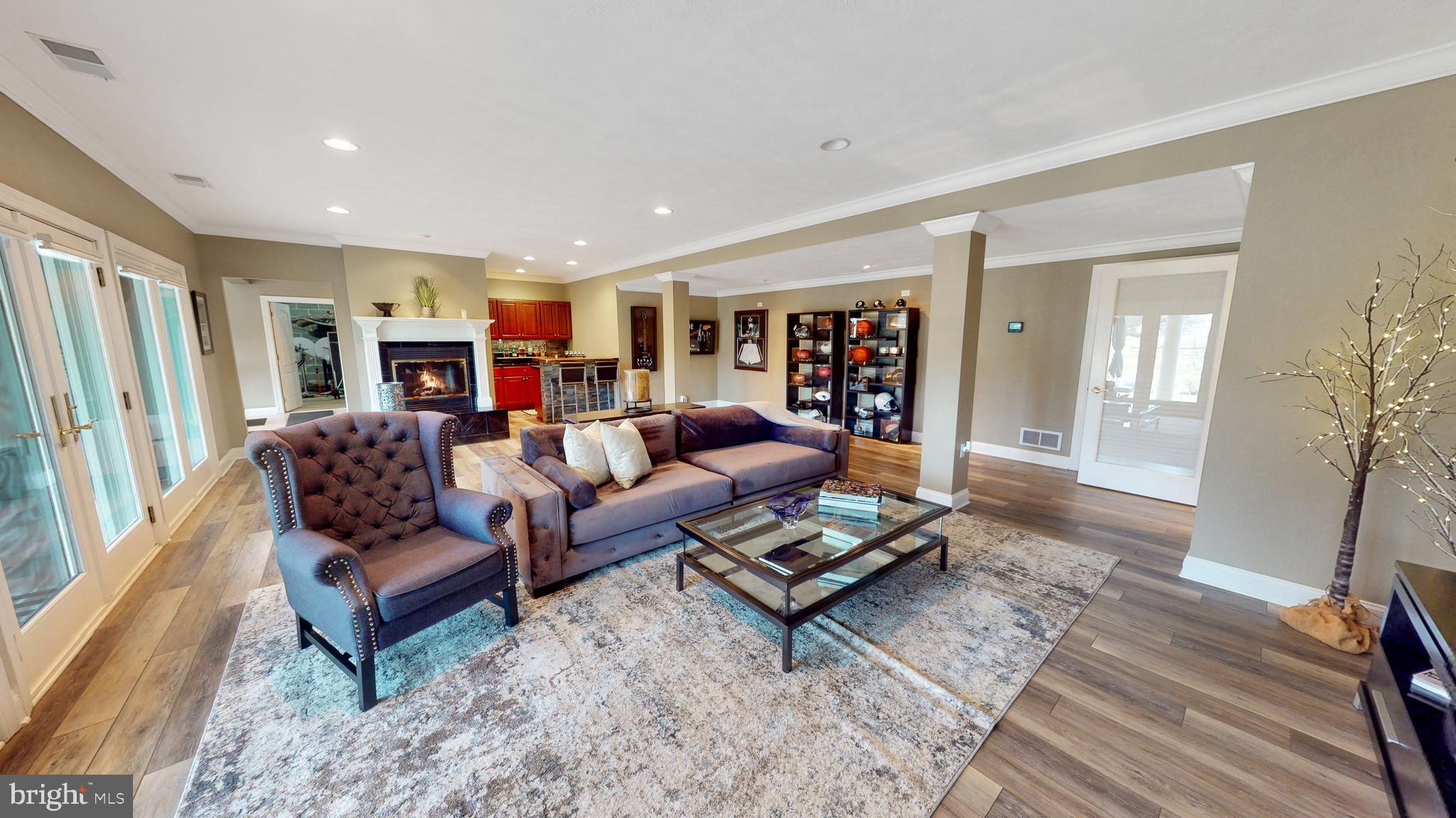 CENTRE HILLS - Residential