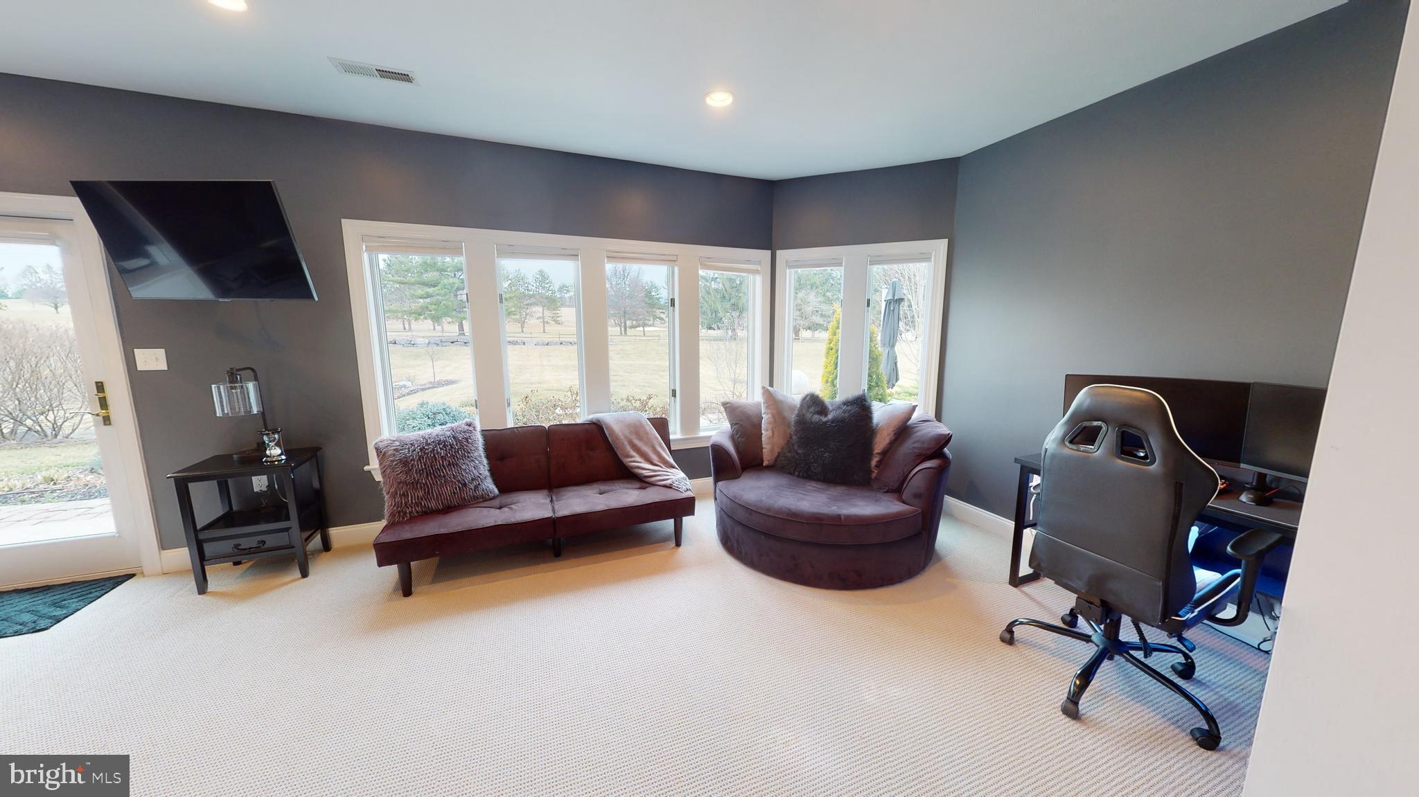 CENTRE HILLS - Residential