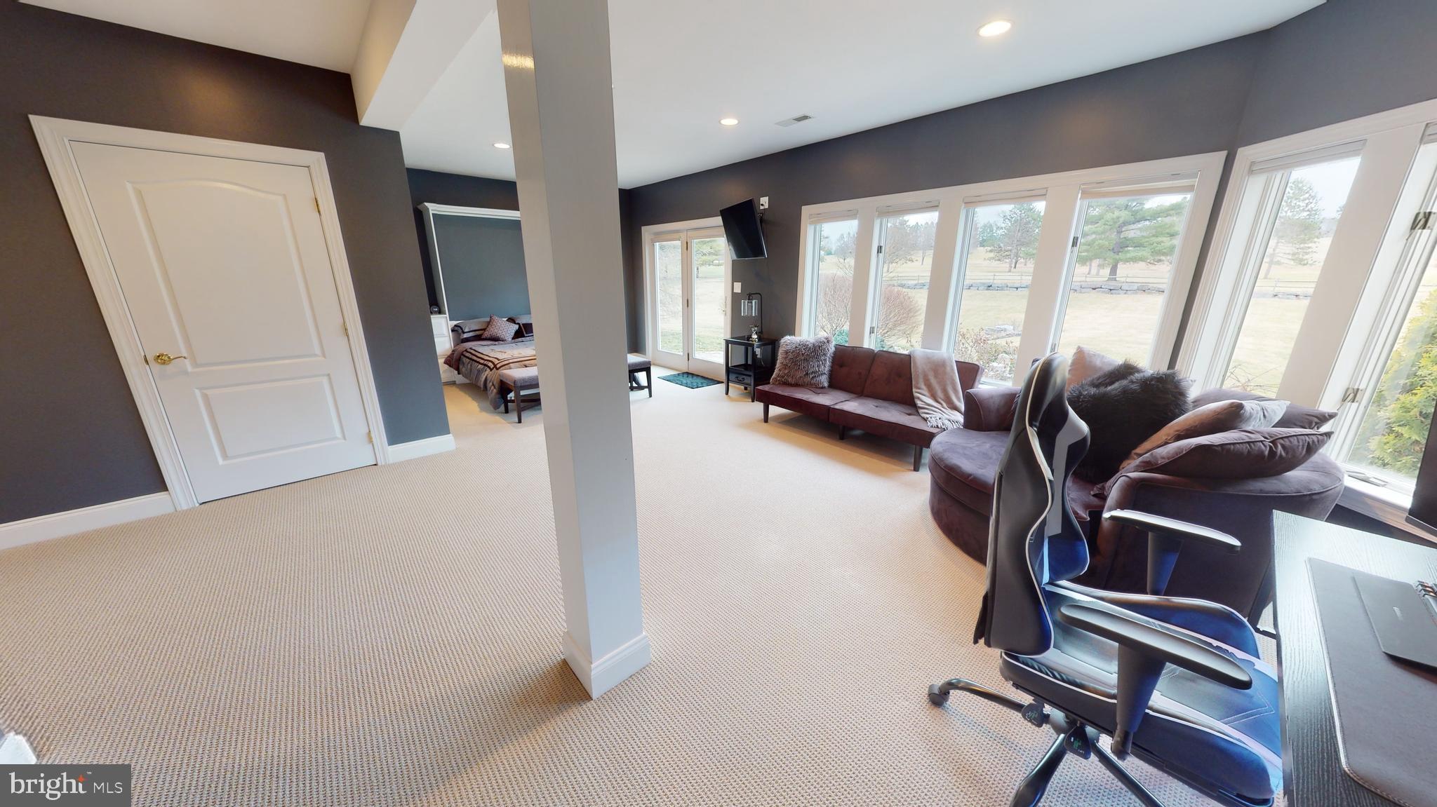 CENTRE HILLS - Residential