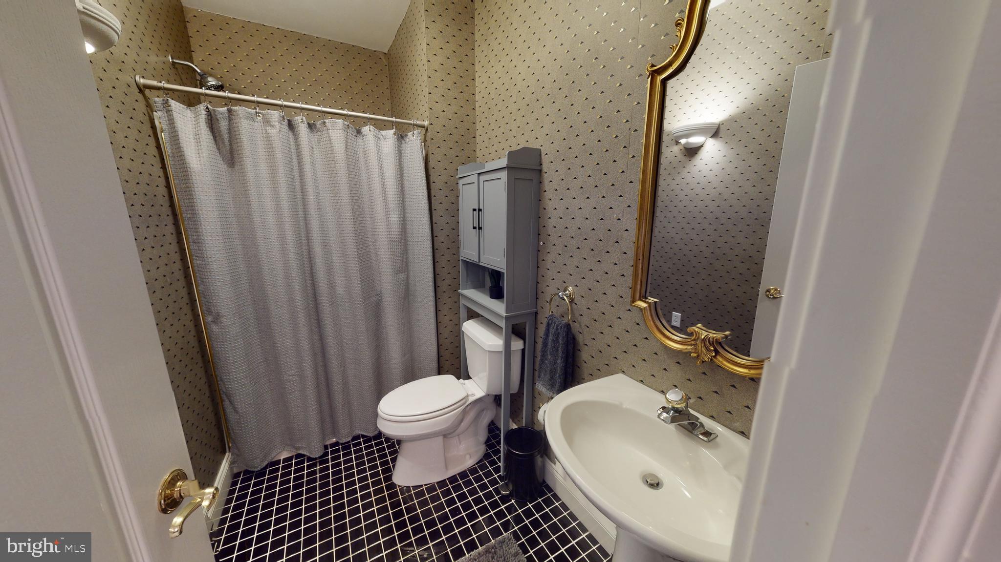 CENTRE HILLS - Residential