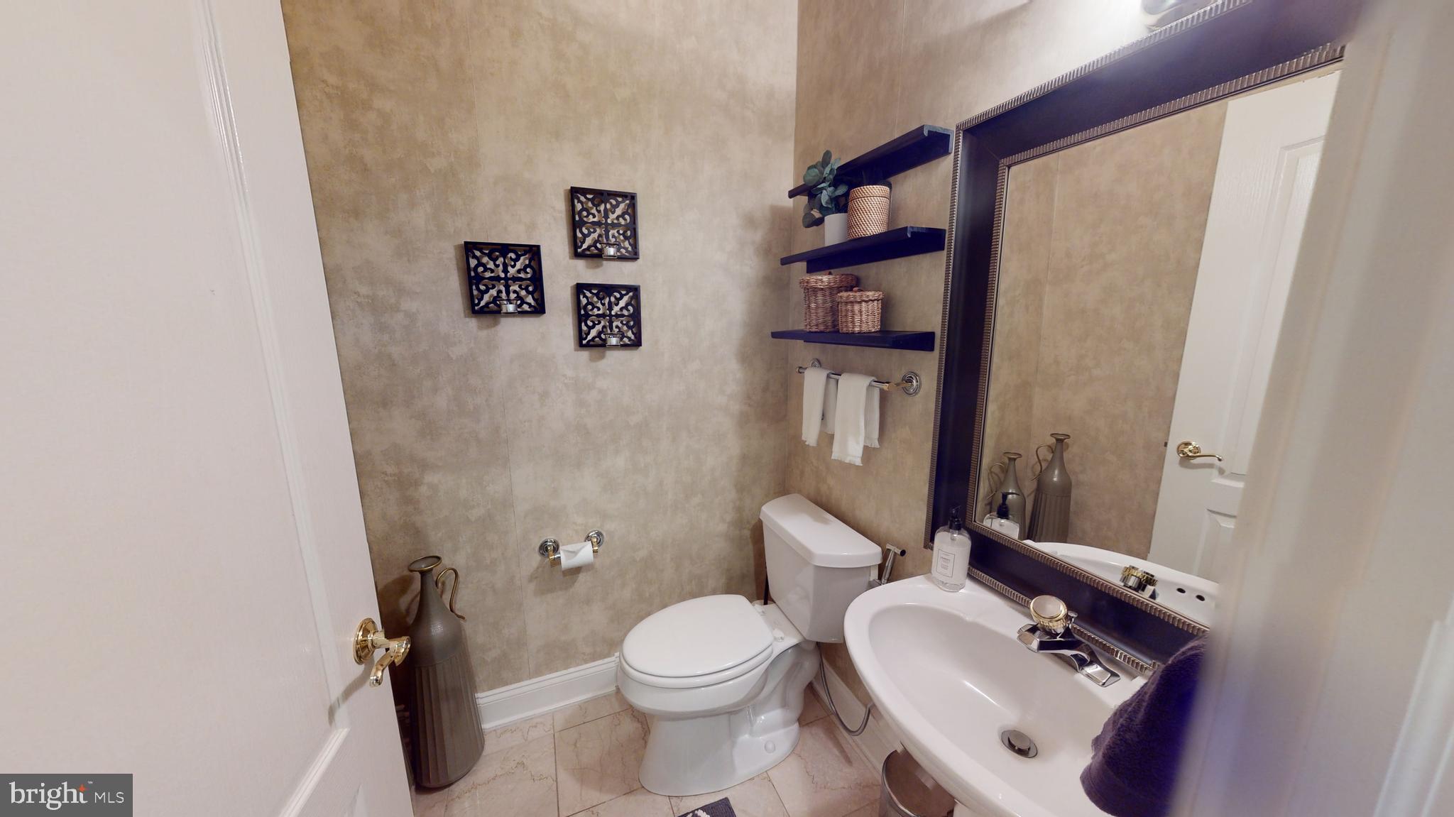 CENTRE HILLS - Residential