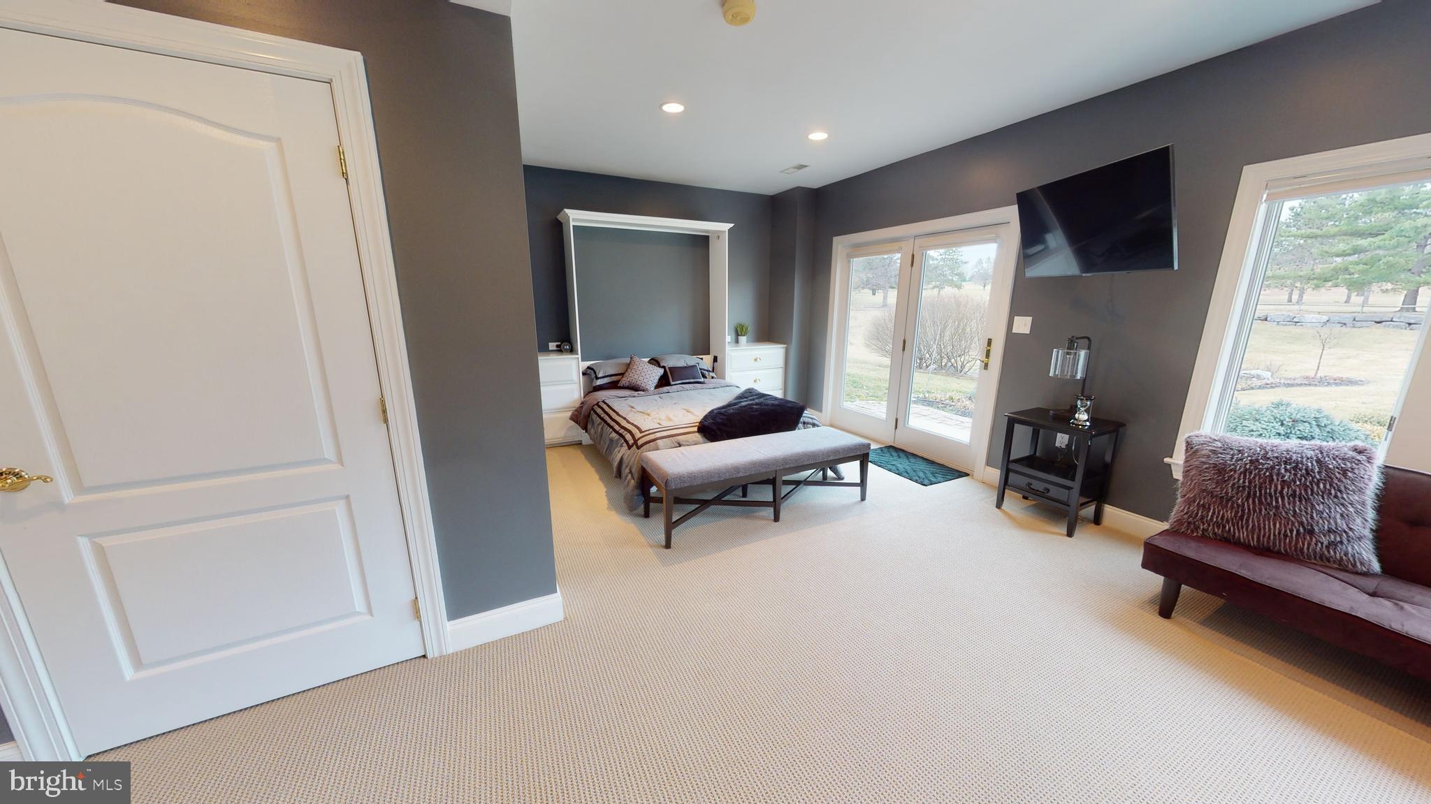 CENTRE HILLS - Residential