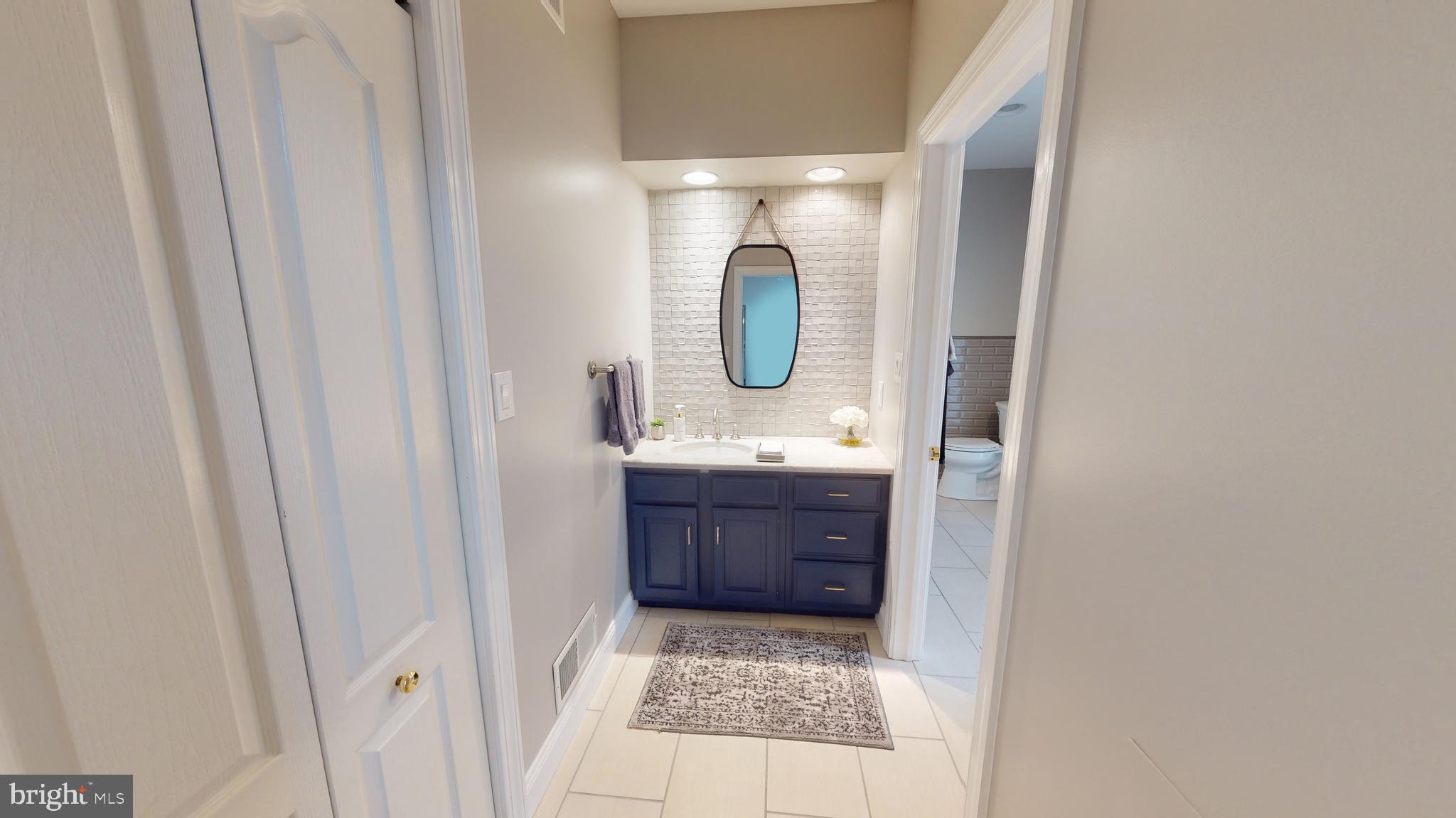 CENTRE HILLS - Residential