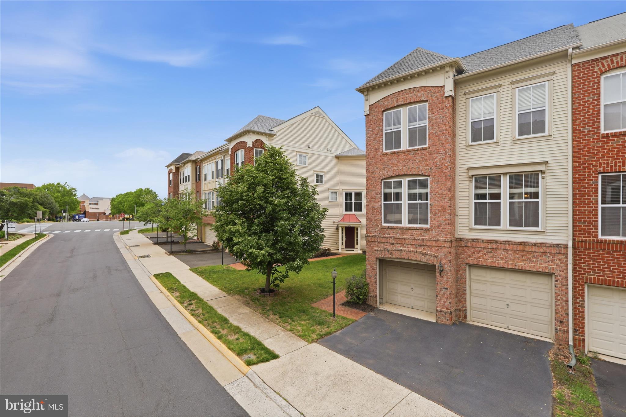 42476 REGAL WOOD DRIVE