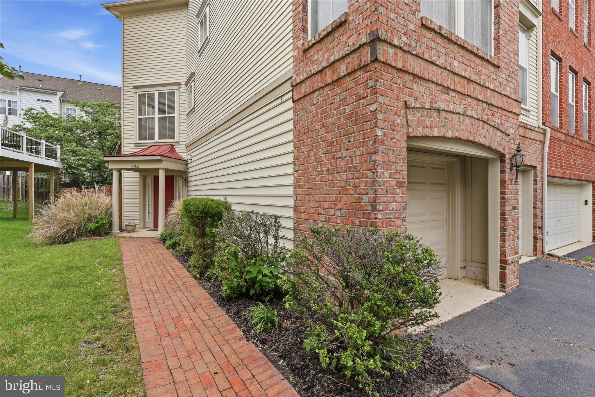 42476 REGAL WOOD DRIVE