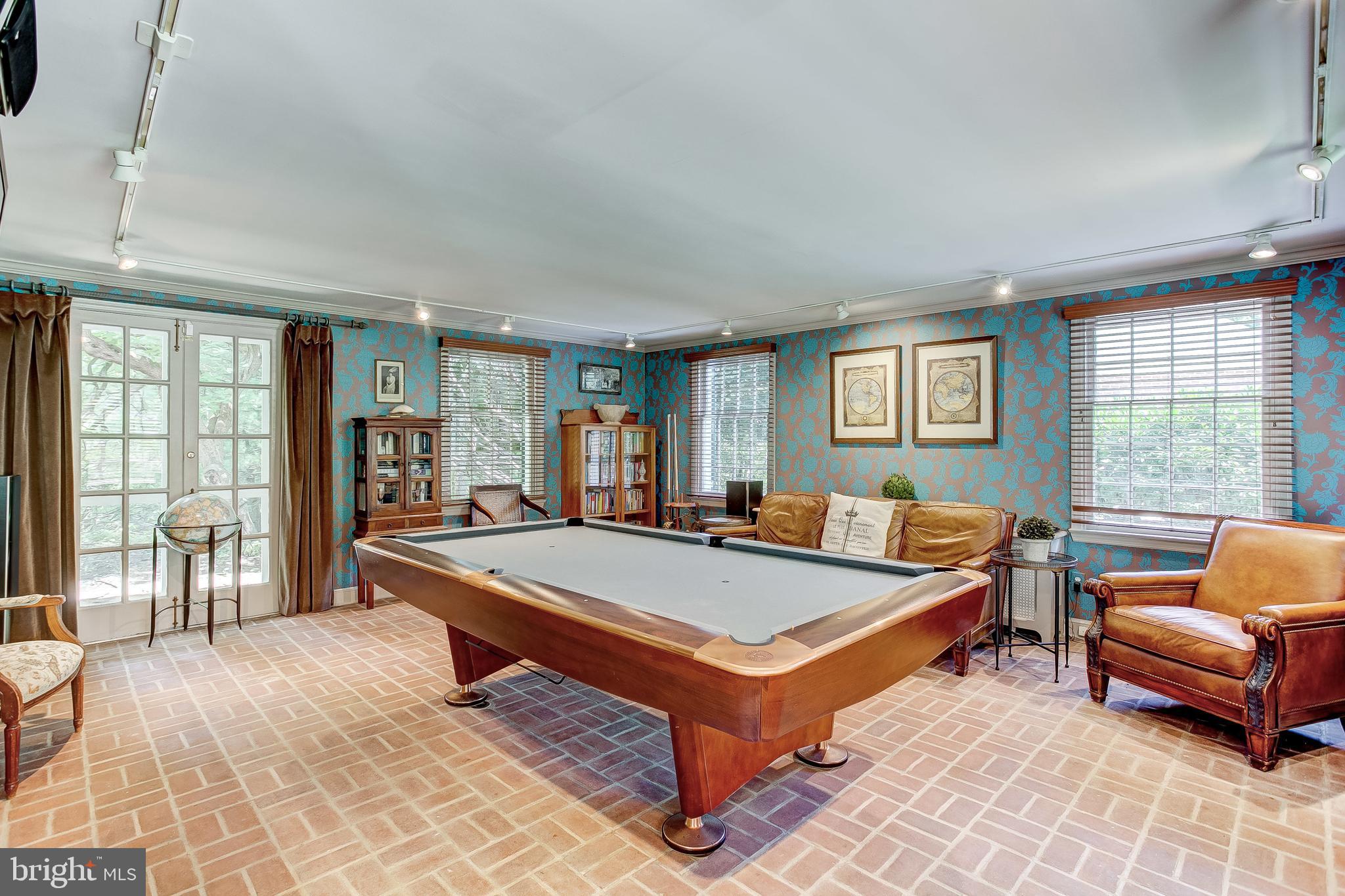 MEADOWCROFT - Residential