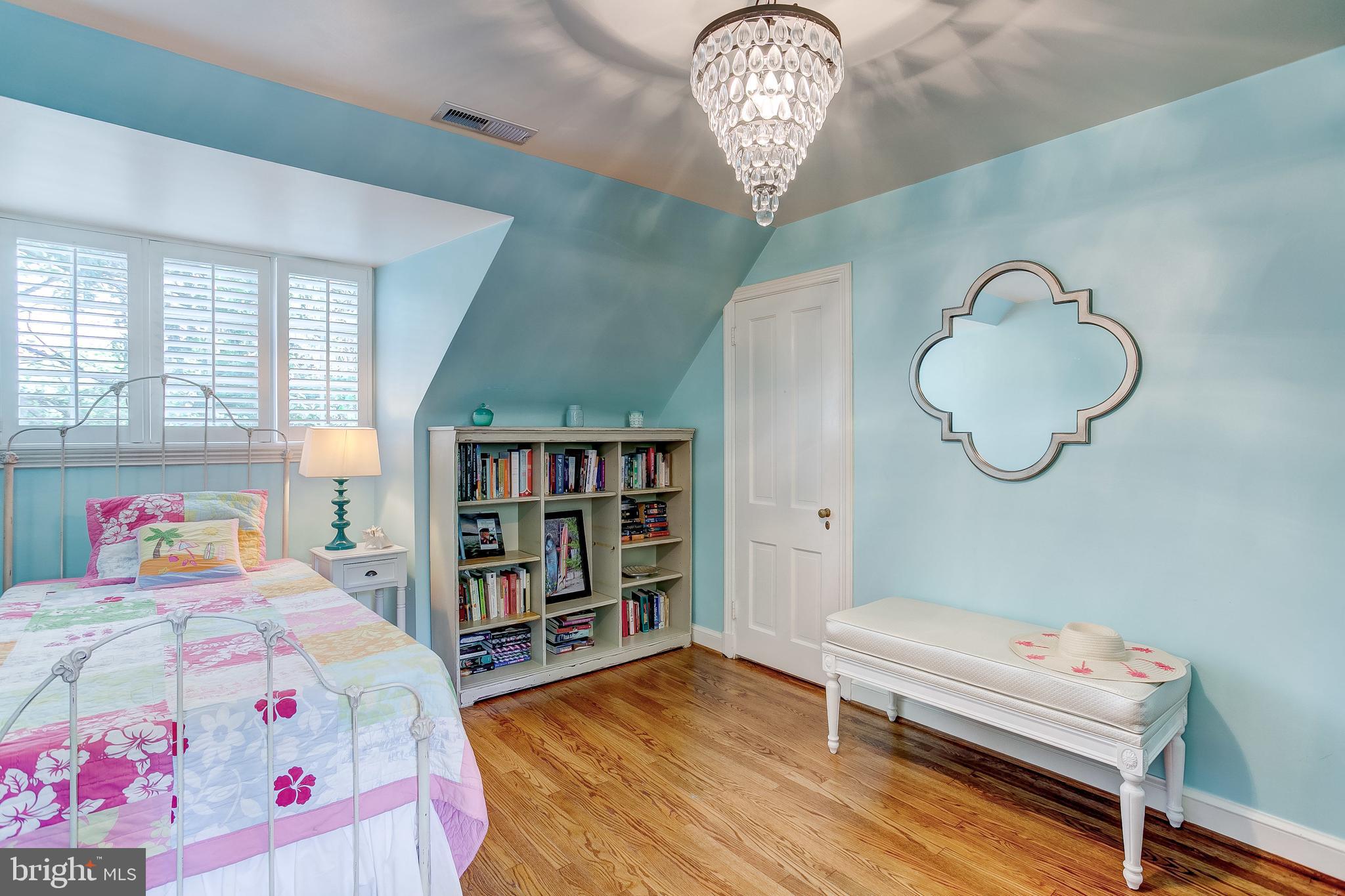 MEADOWCROFT - Residential