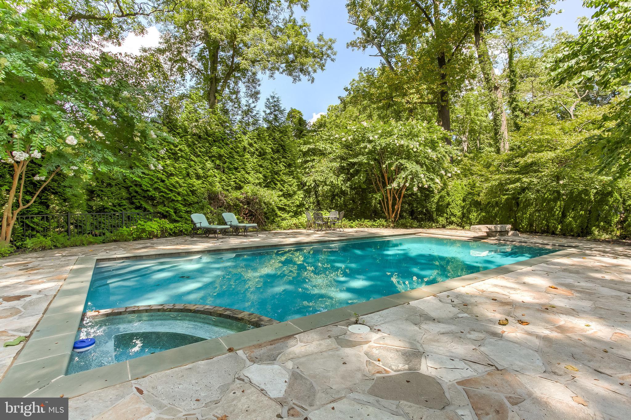 MEADOWCROFT - Residential