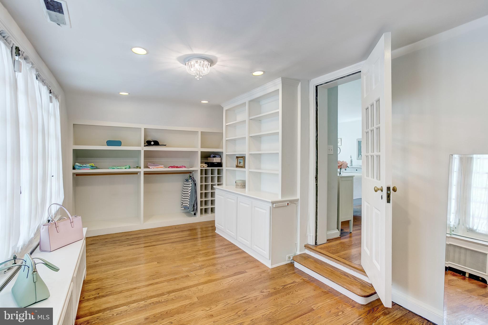 MEADOWCROFT - Residential