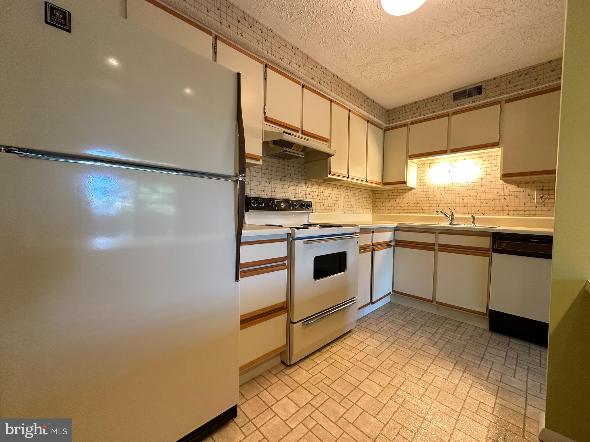 MOUNT VERNON LAKES - Residential