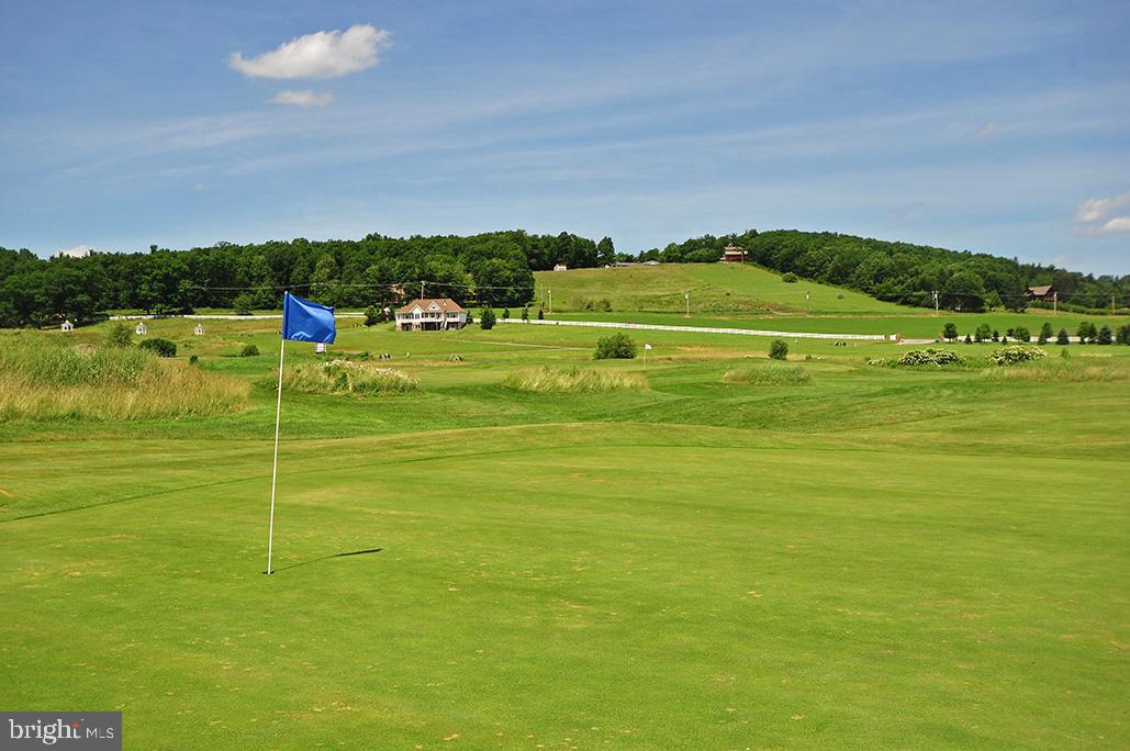 WATERFRONT GREENS - Land