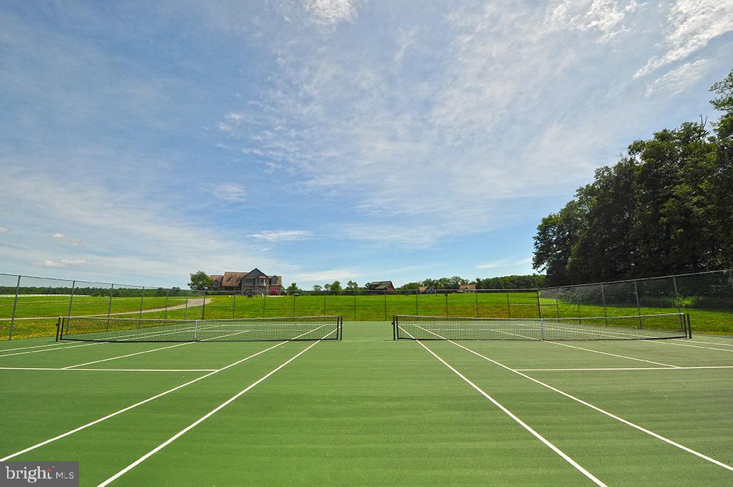 WATERFRONT GREENS - Land