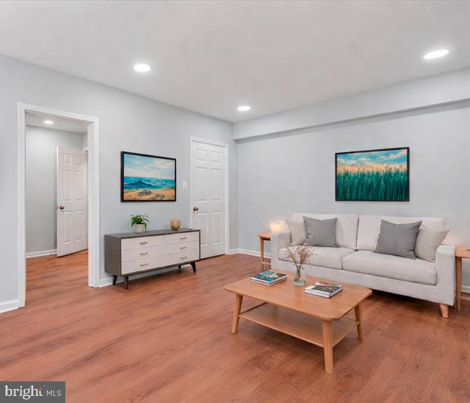 1909 N RHODES STREET 25