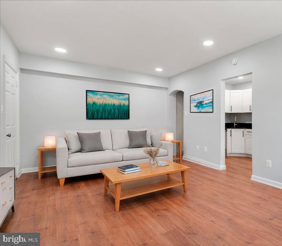 1909 N RHODES STREET 25