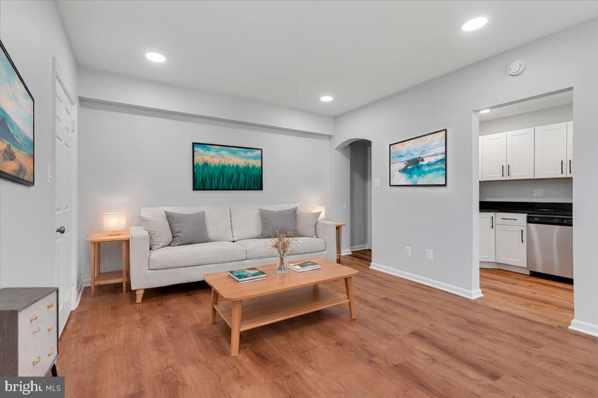 1909 N RHODES STREET 25