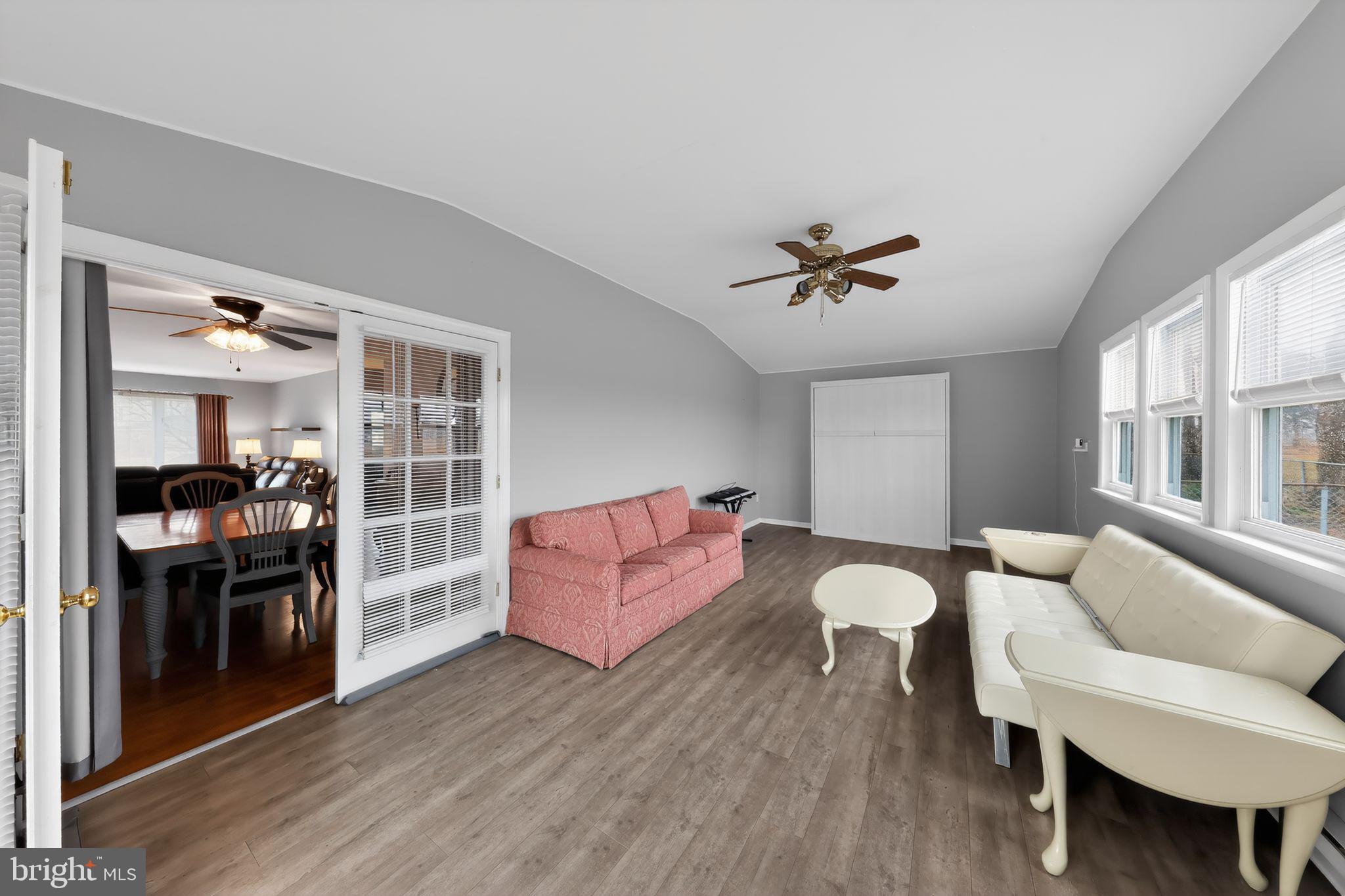 JAMESTOWNE - Residential