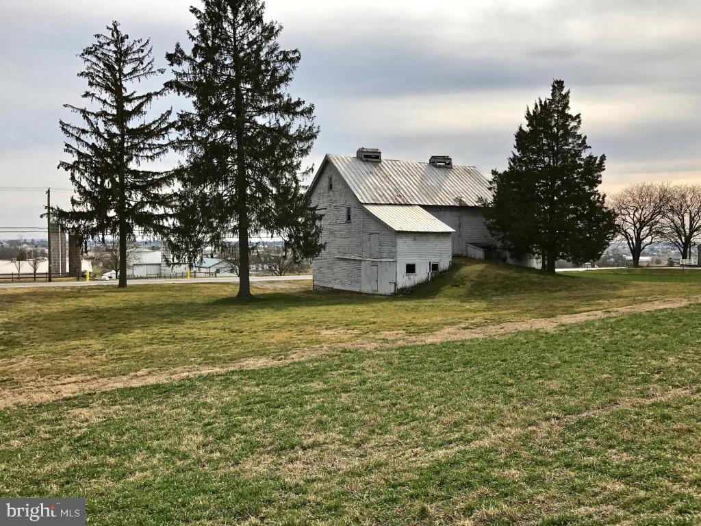 13 acre Premier home site. Farmette with barh (no house). This property offers some of the best views of Lancaster Co. If you are looking for a farmette or a premuim site to build a home, this is the property for you.