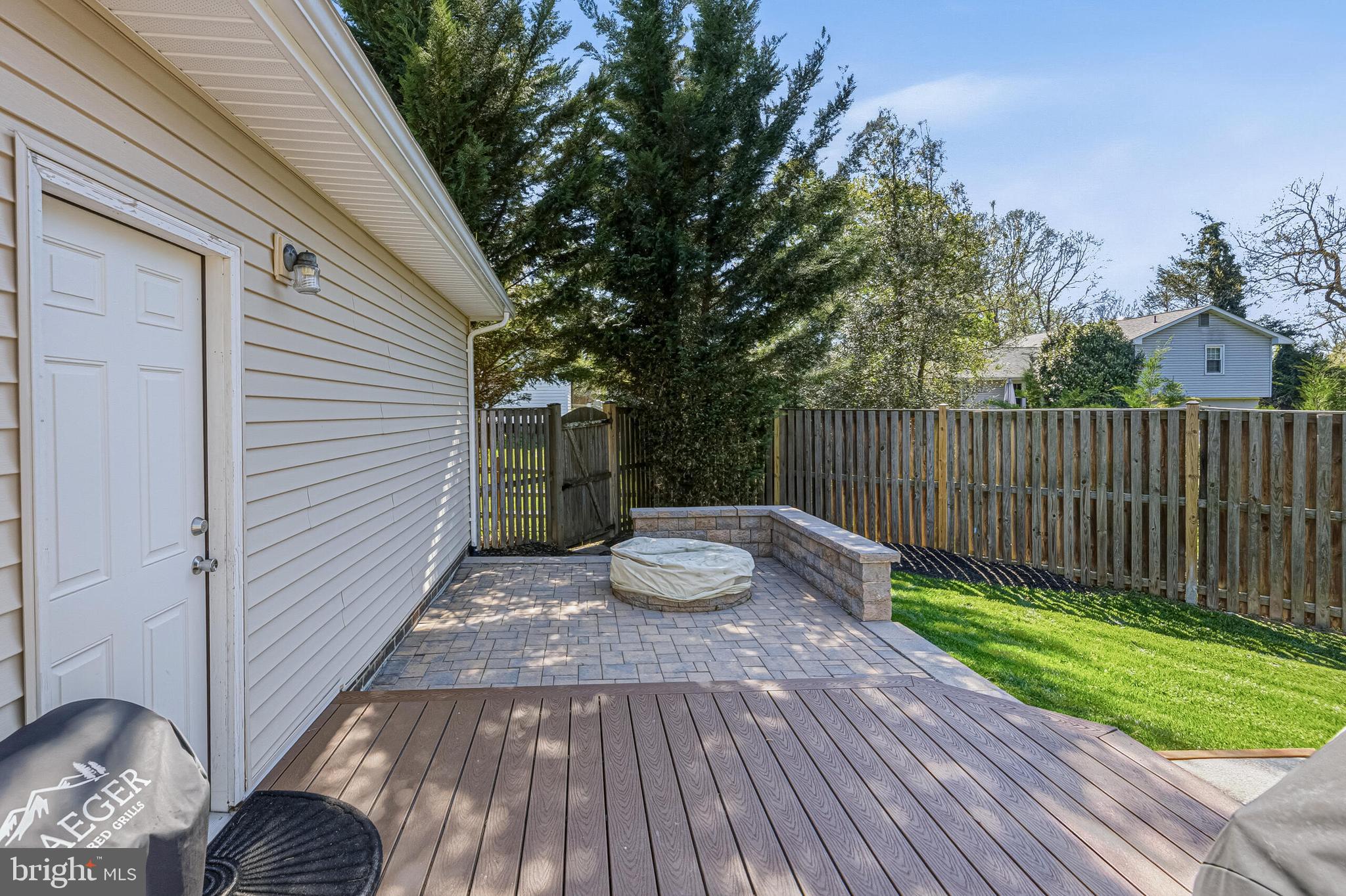 CLARKES LANDING - Residential