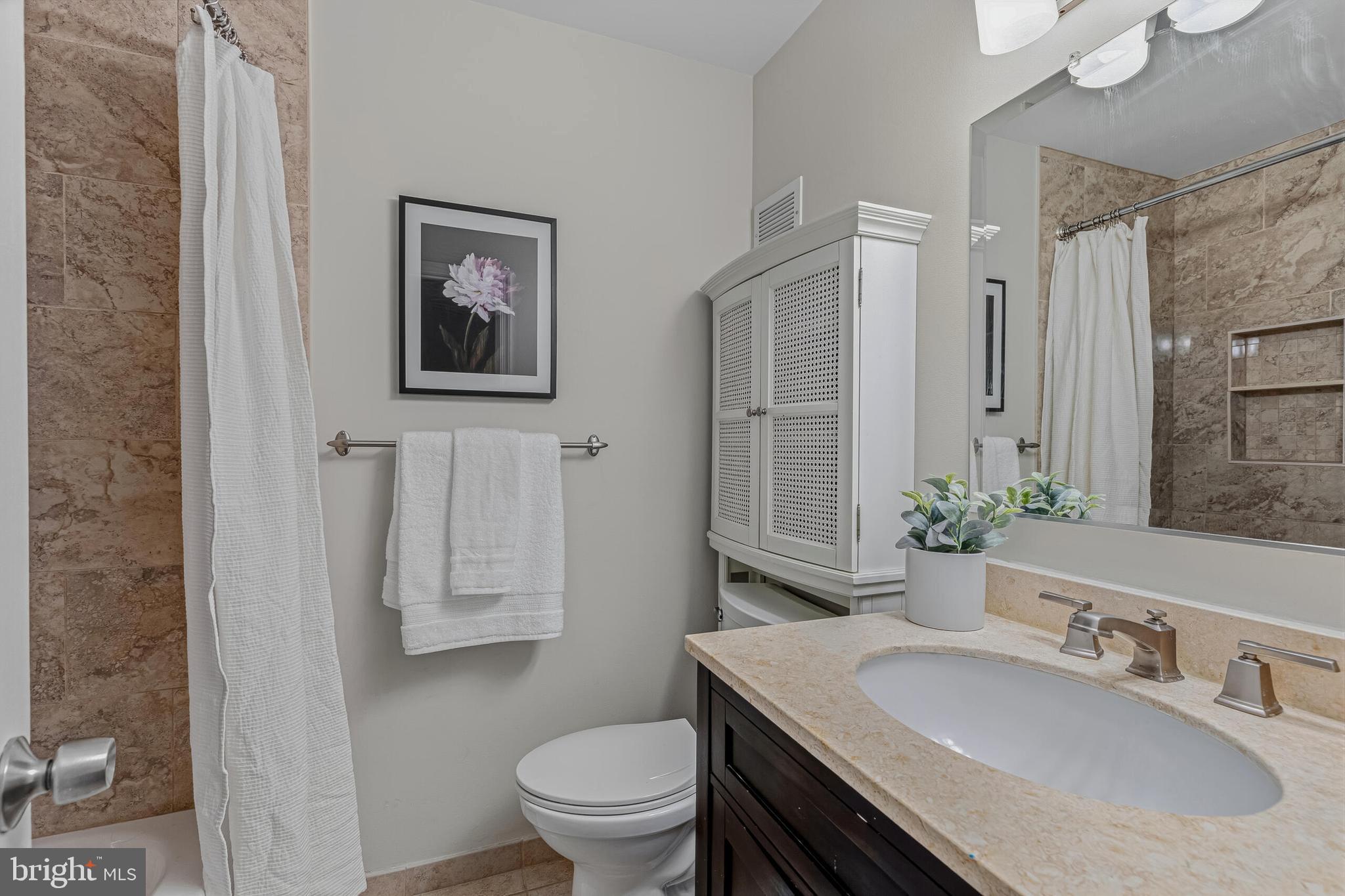 CLARKES LANDING - Residential