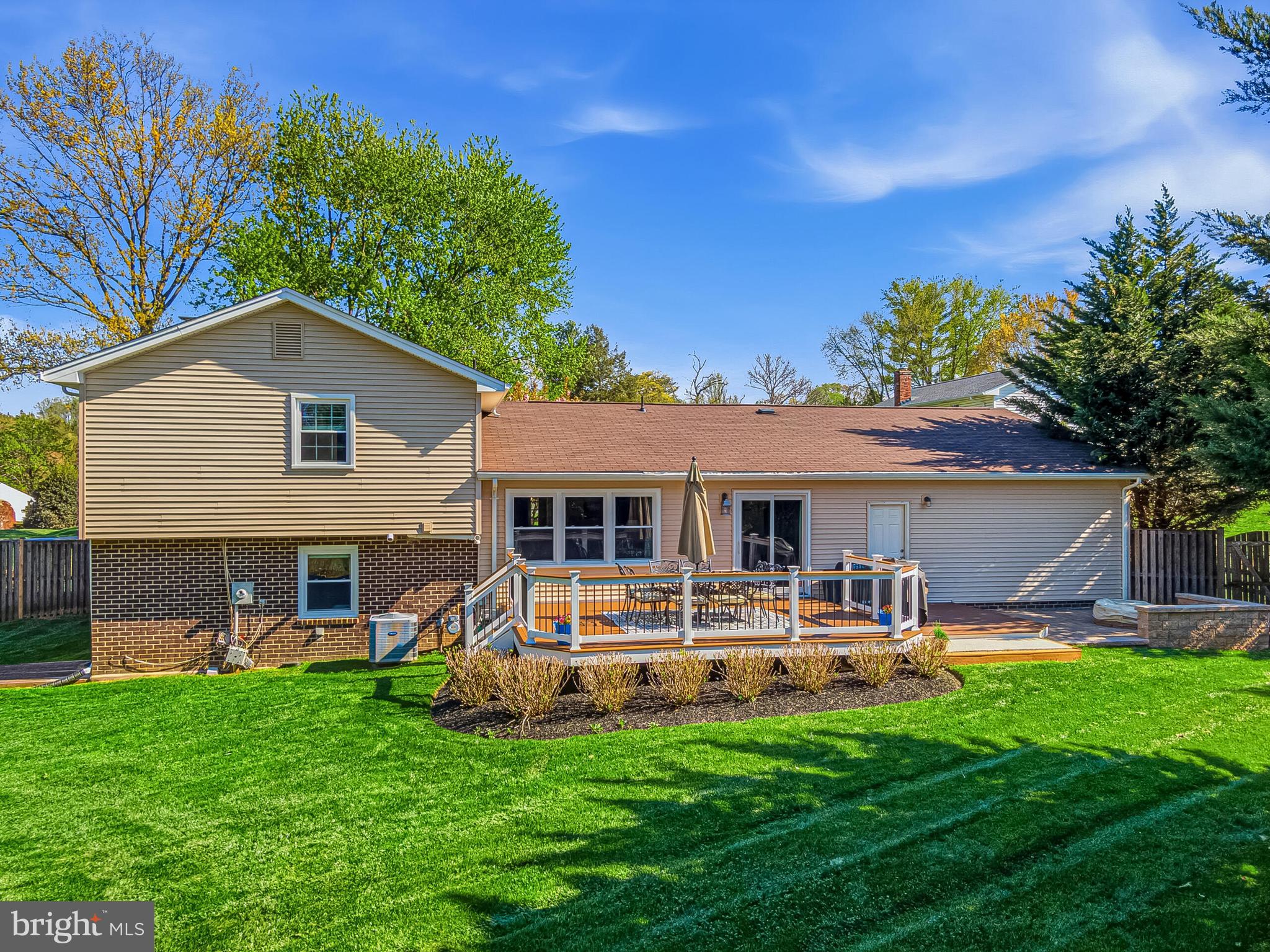 CLARKES LANDING - Residential