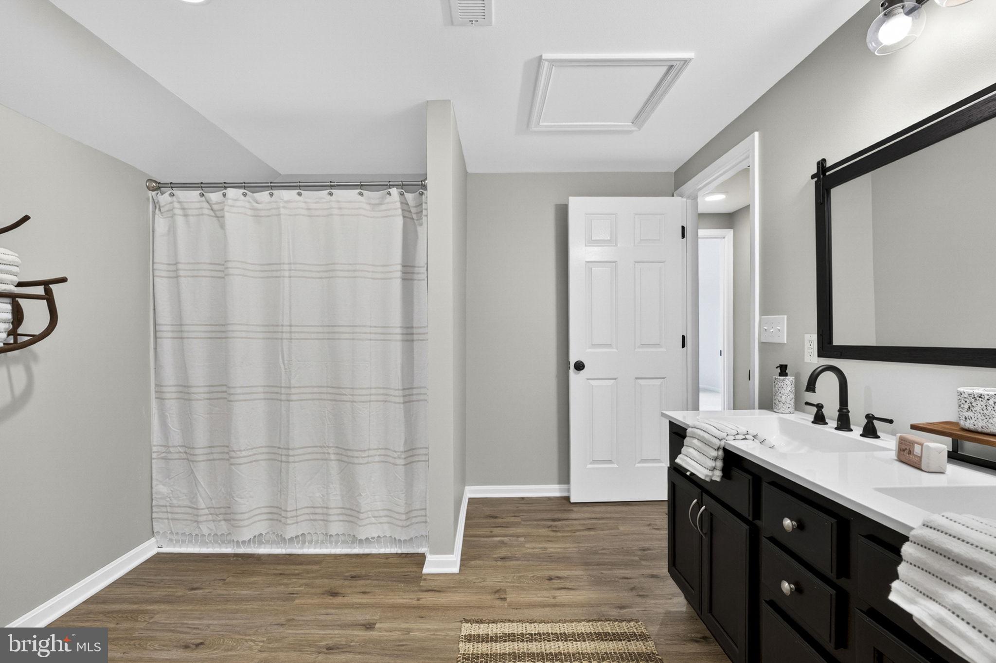 BLACK OAK - Residential
