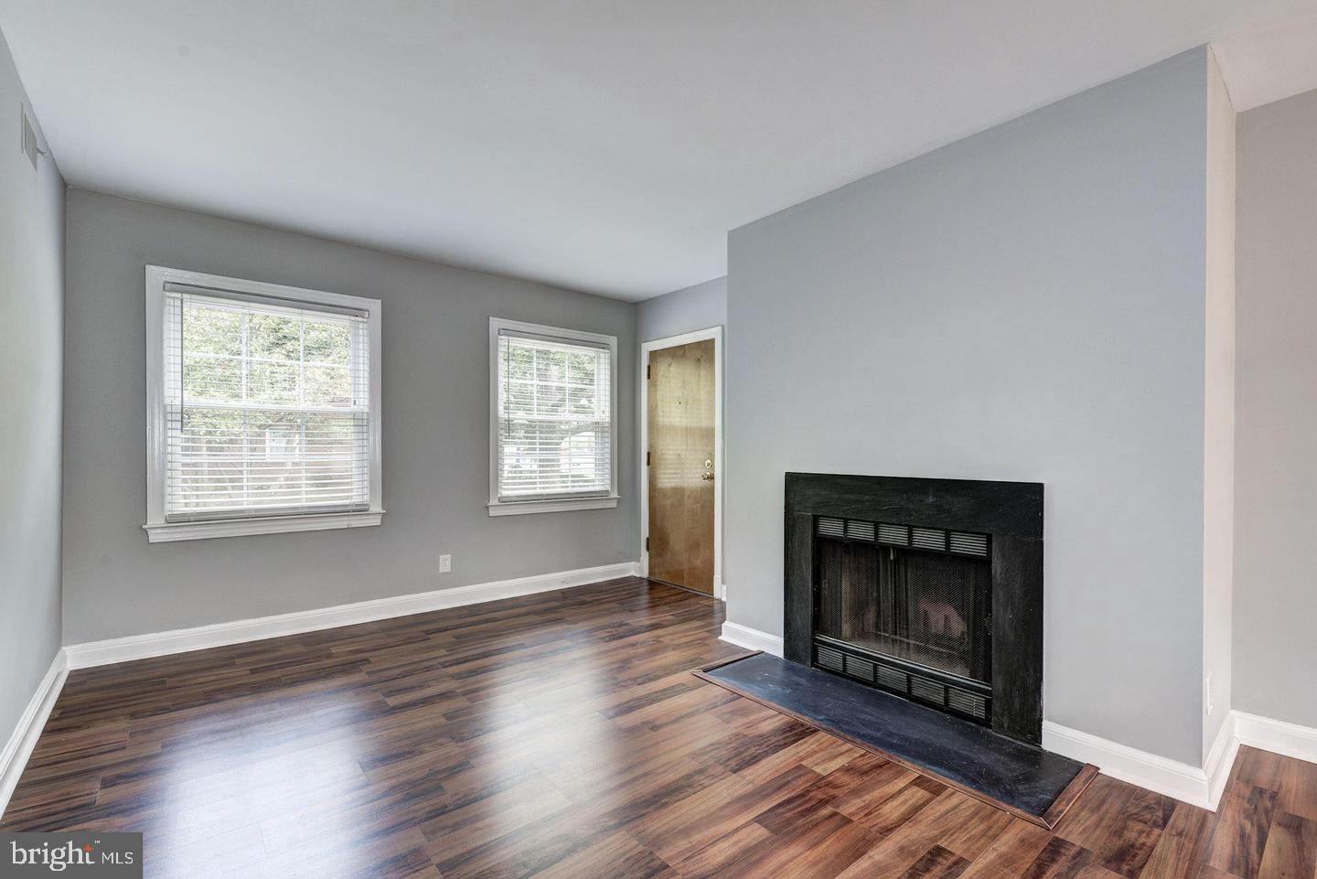 CAMBRIDGE COURTS - Residential Lease