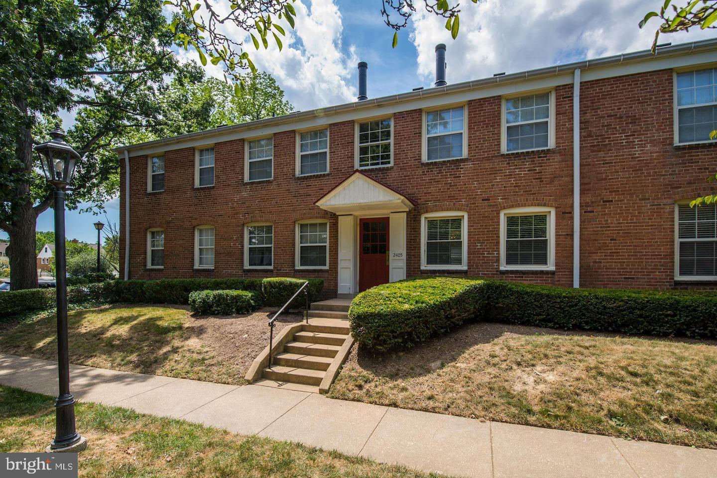 CAMBRIDGE COURTS - Residential Lease