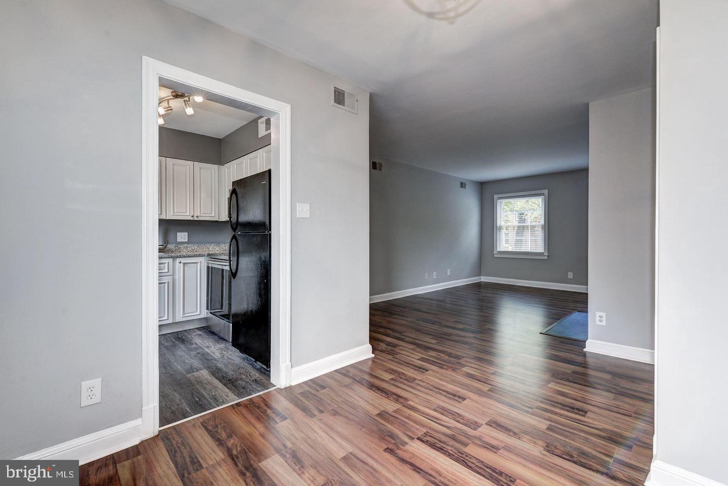 CAMBRIDGE COURTS - Residential Lease