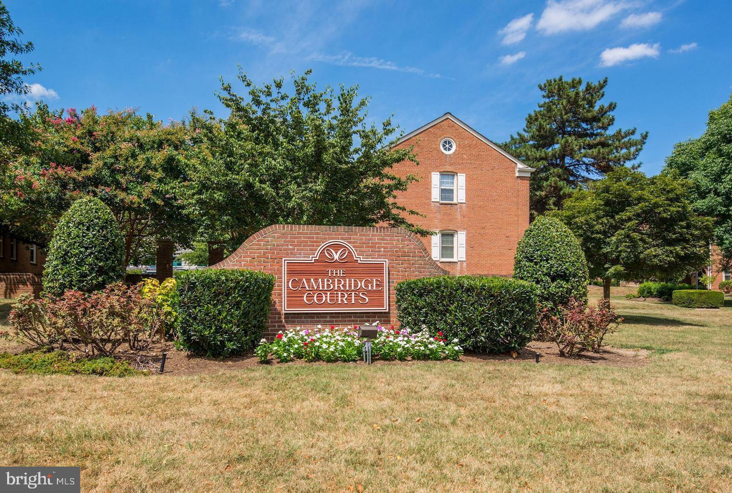 CAMBRIDGE COURTS - Residential Lease