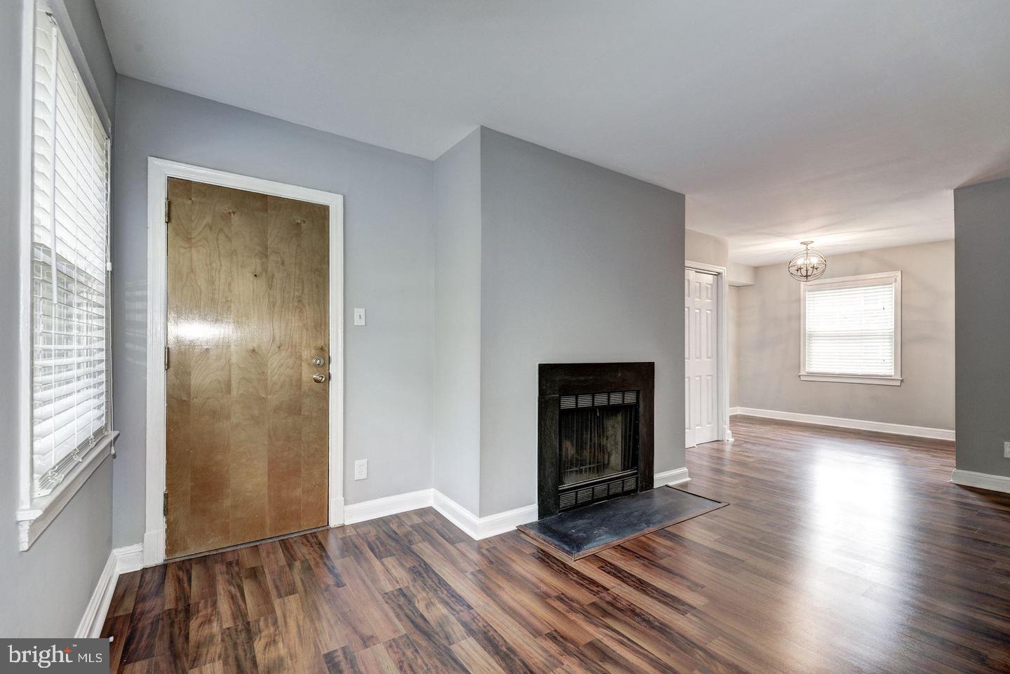 CAMBRIDGE COURTS - Residential Lease