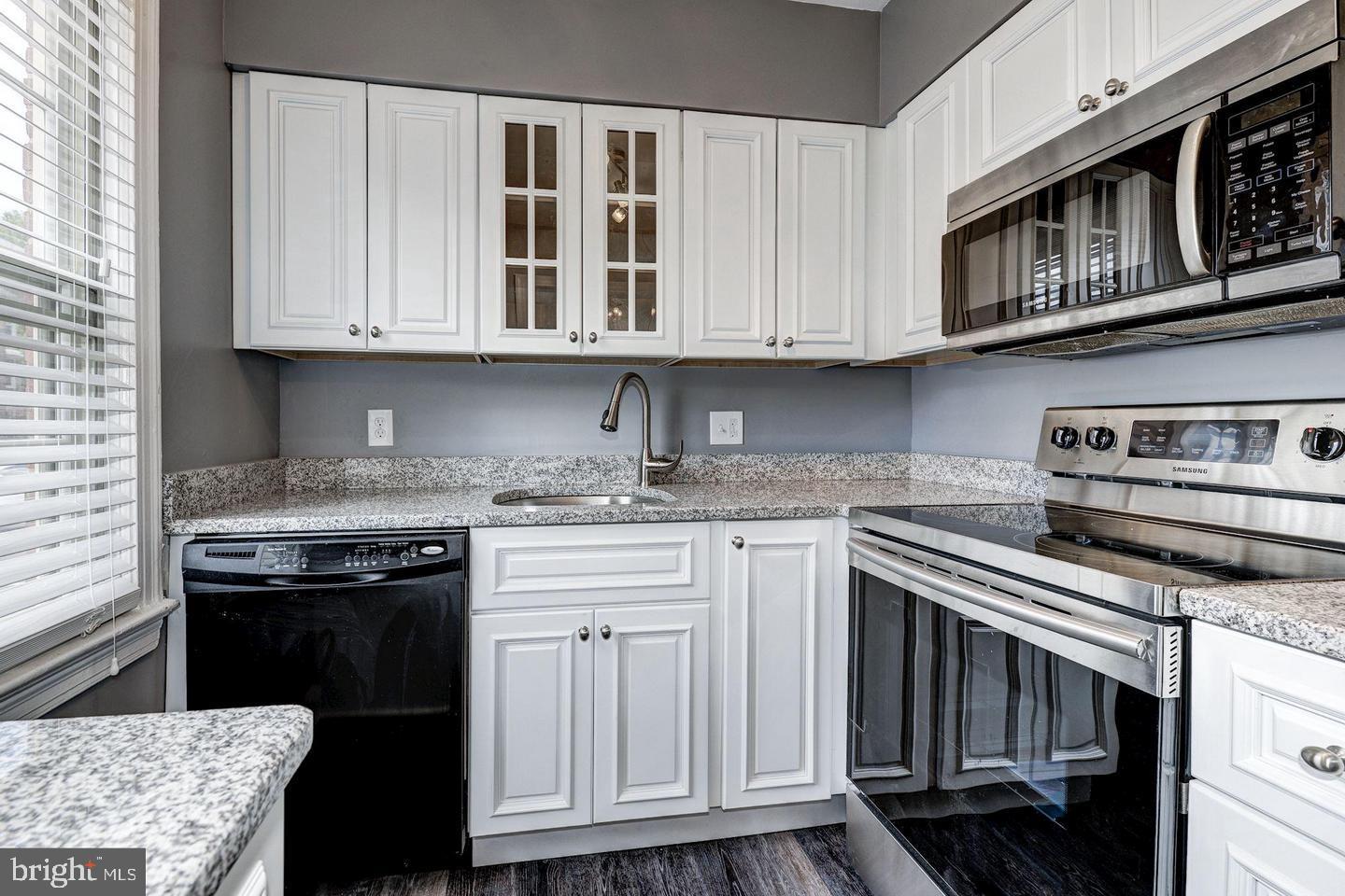 CAMBRIDGE COURTS - Residential Lease