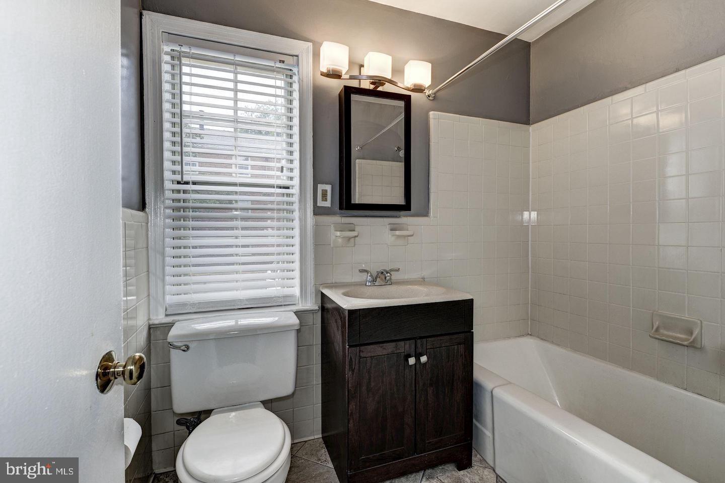 CAMBRIDGE COURTS - Residential Lease