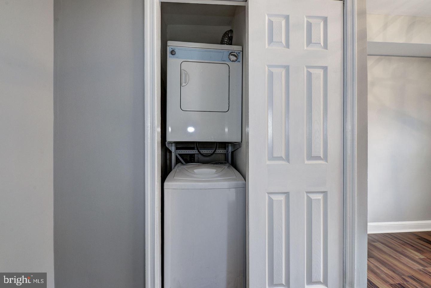 CAMBRIDGE COURTS - Residential Lease