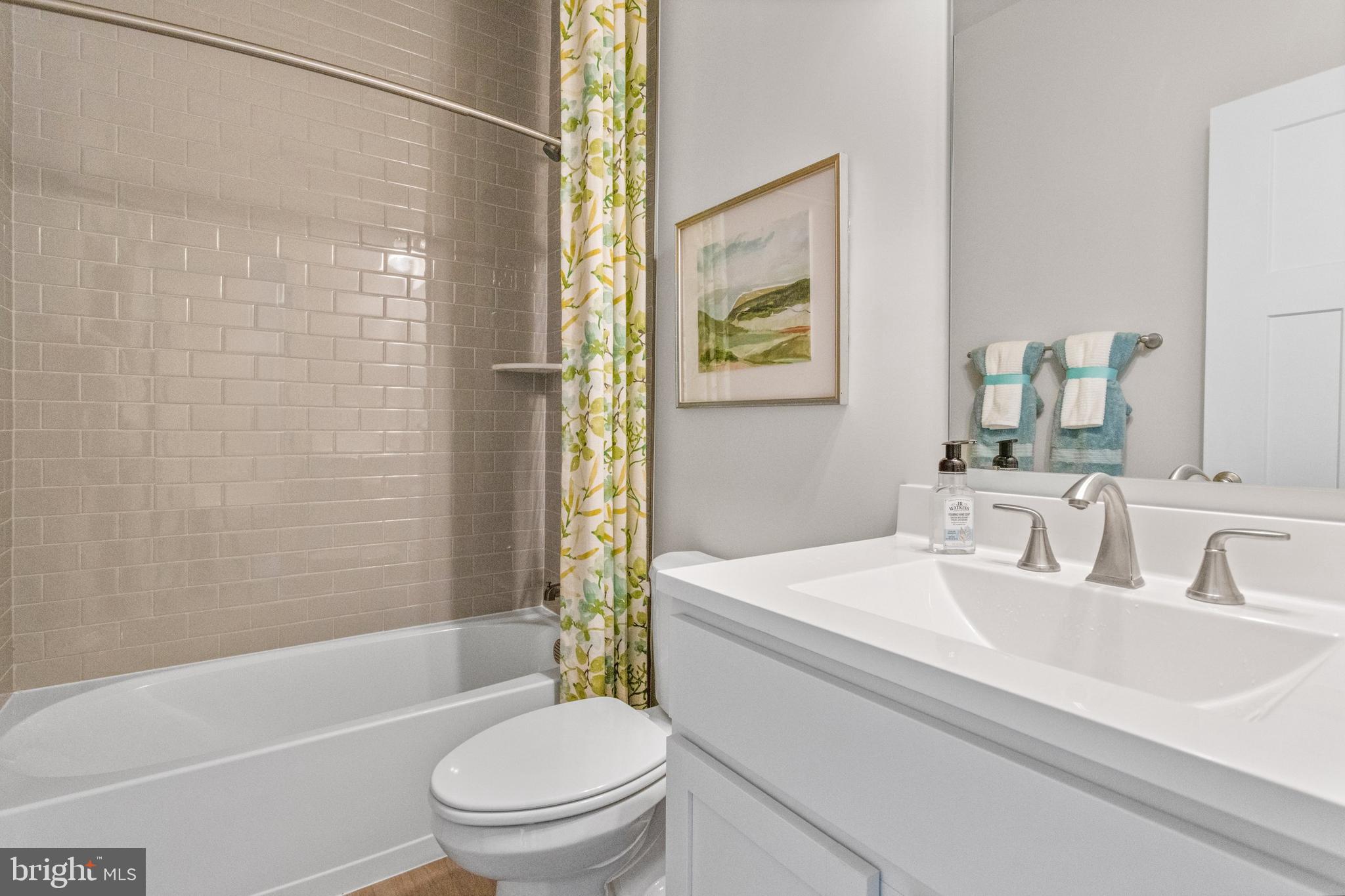 ABRAMS POINTE - Residential