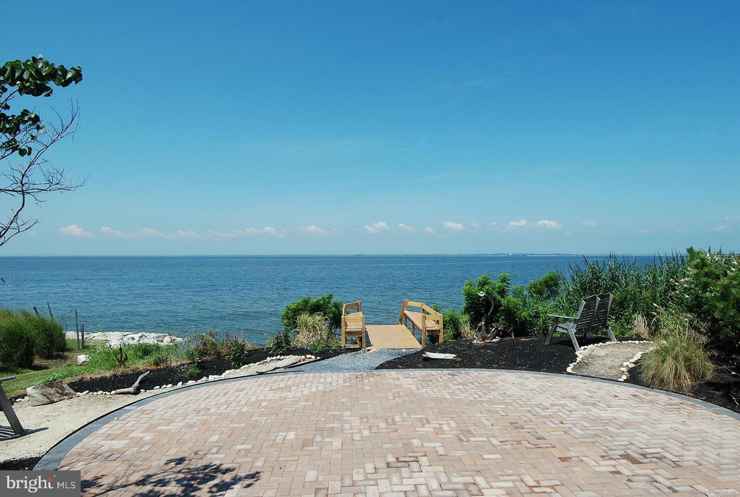 QUEEN ANNE COLONY - Residential